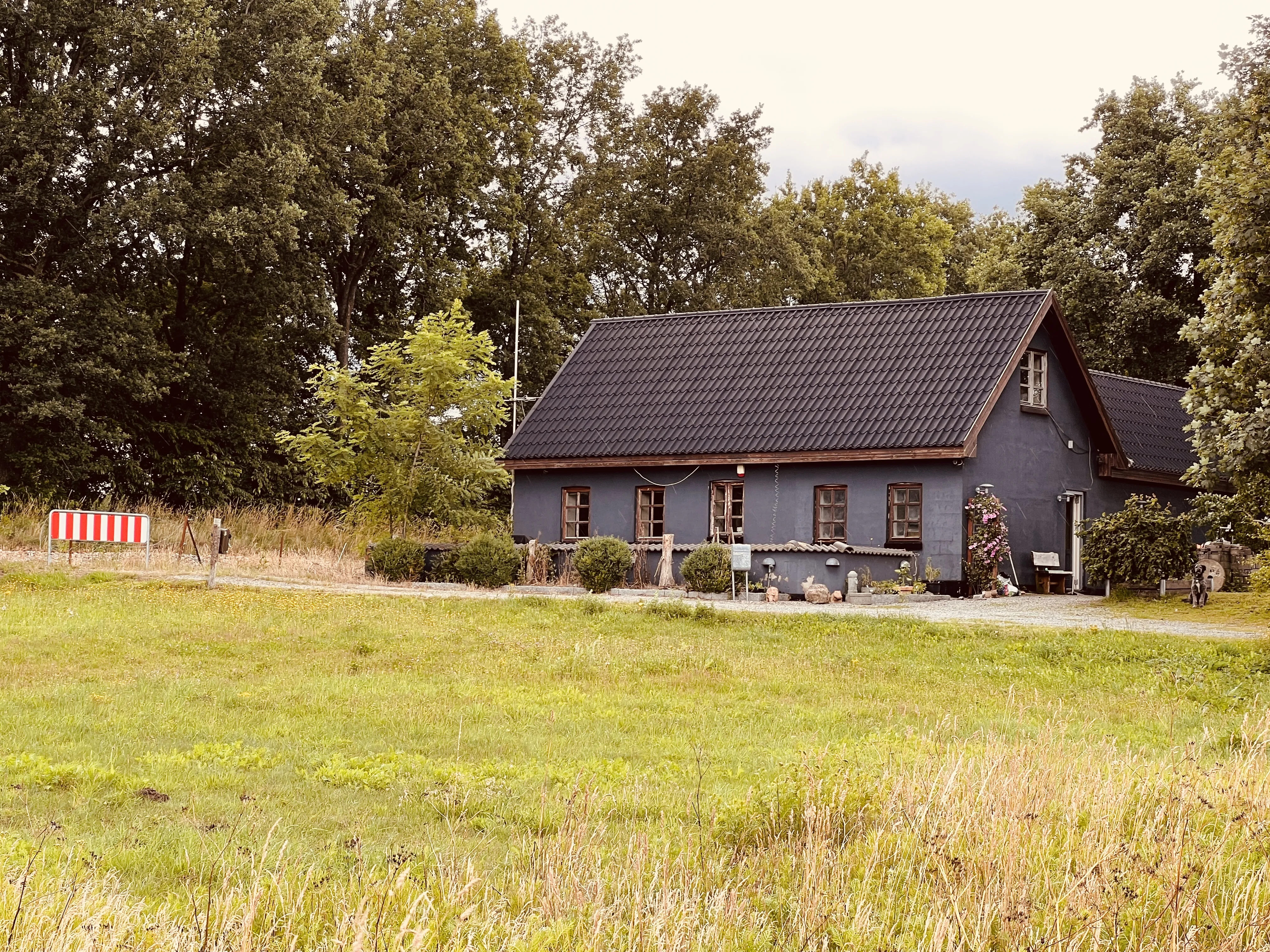 Billede af vogterhuset, som ligger ved det nedlagte Brændselsnævnet Sidespor.