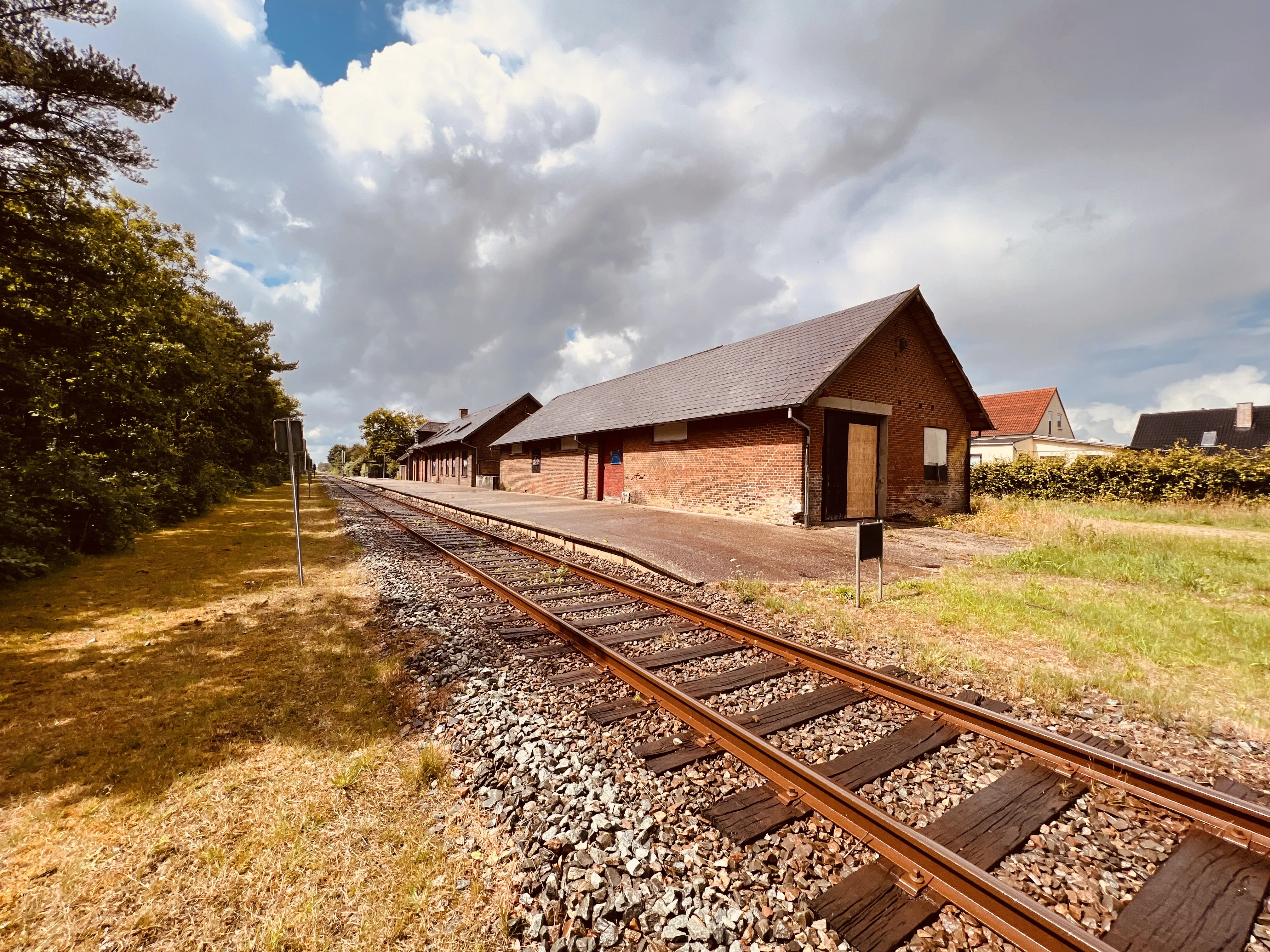 Billede af Troldhede Stations varehus.