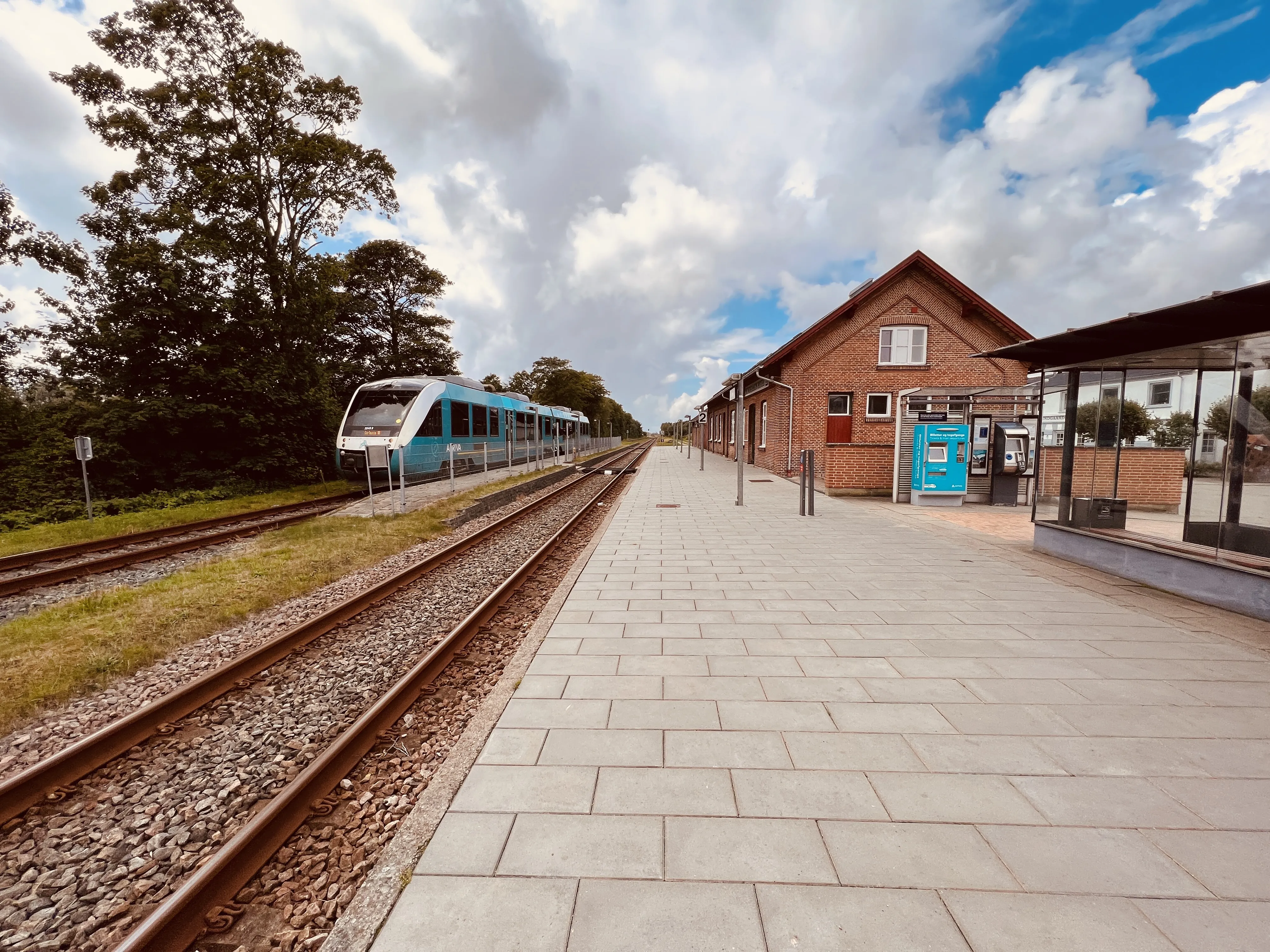 Billede af tog ud for Borris Station. Billede af tog ud for Borris Station.