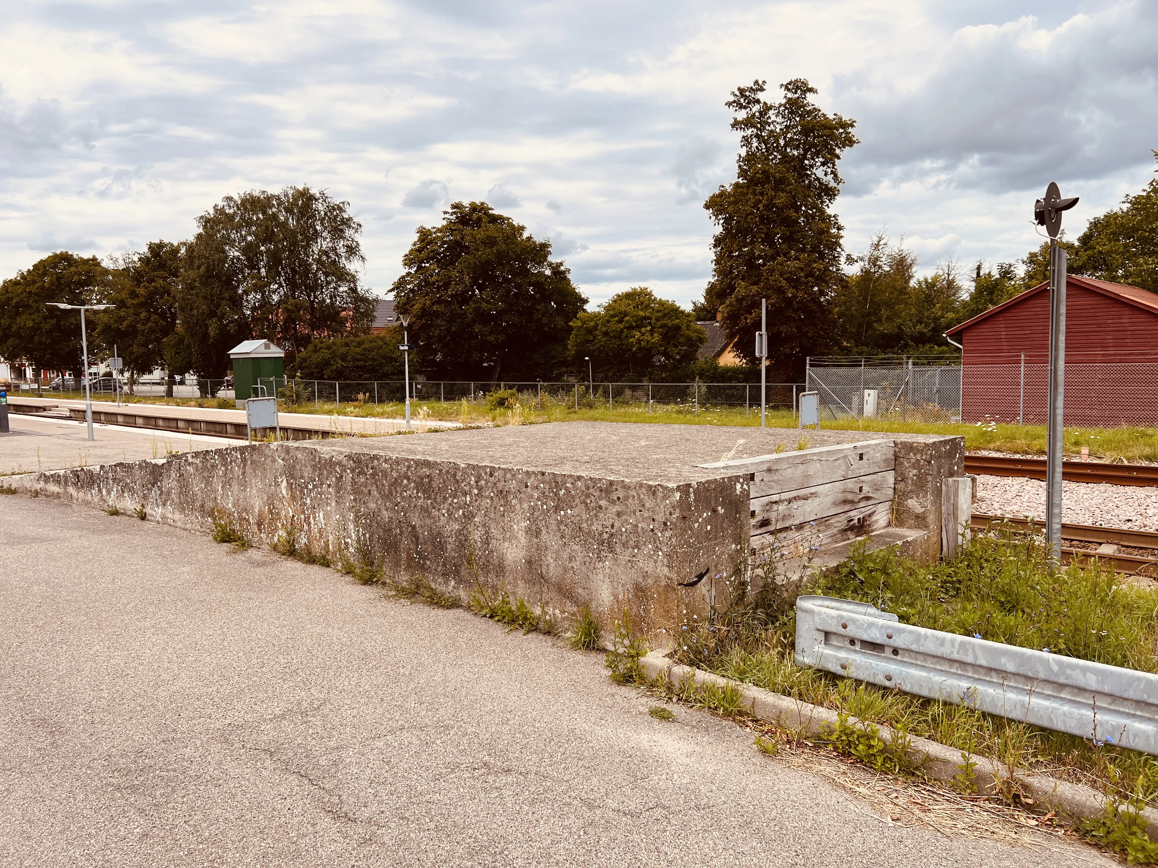 Billede af Stenlille Stations læsserampe. Billede af Stenlille Stations læsserampe.