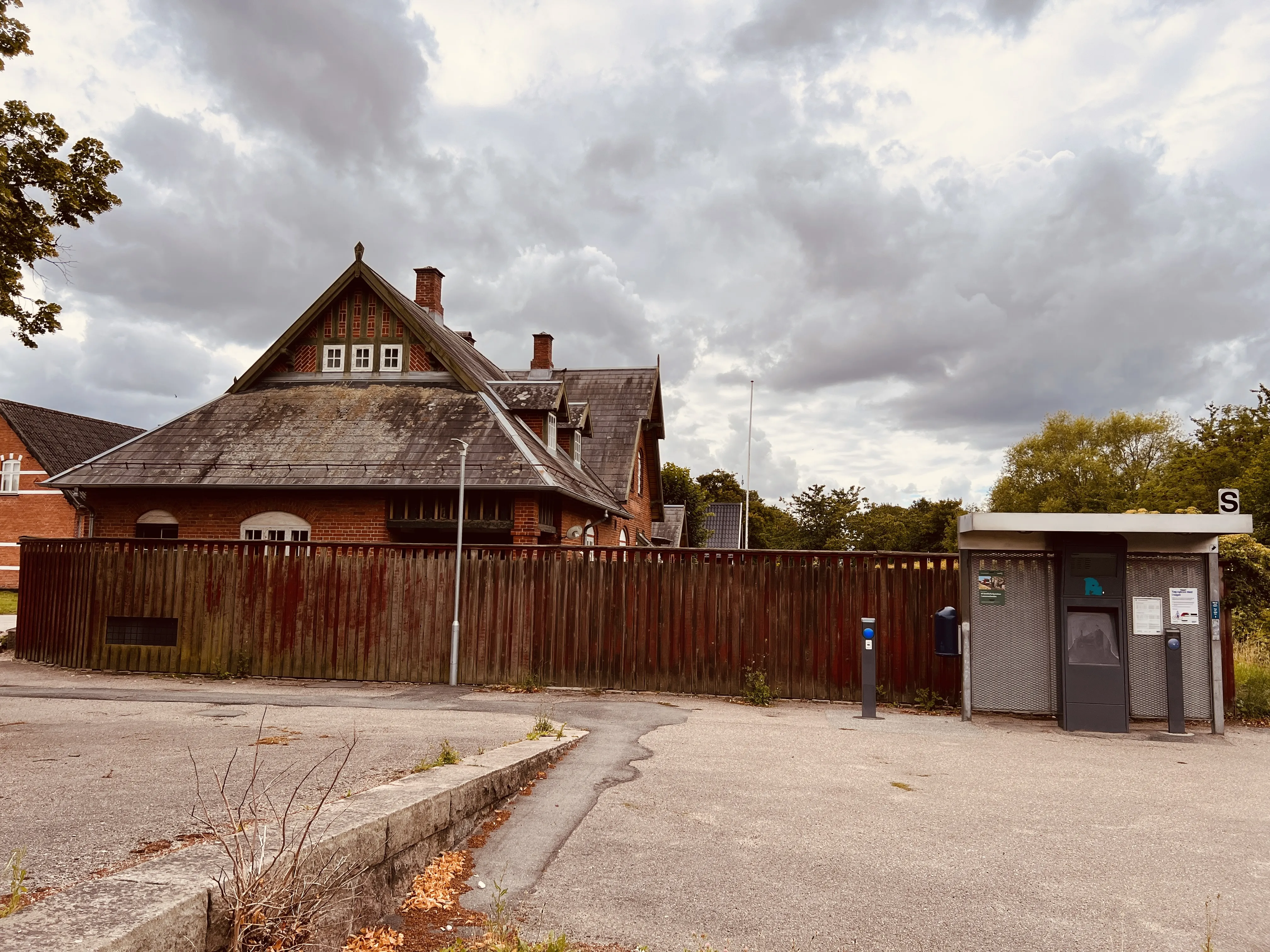 Billede af Vedde Station.