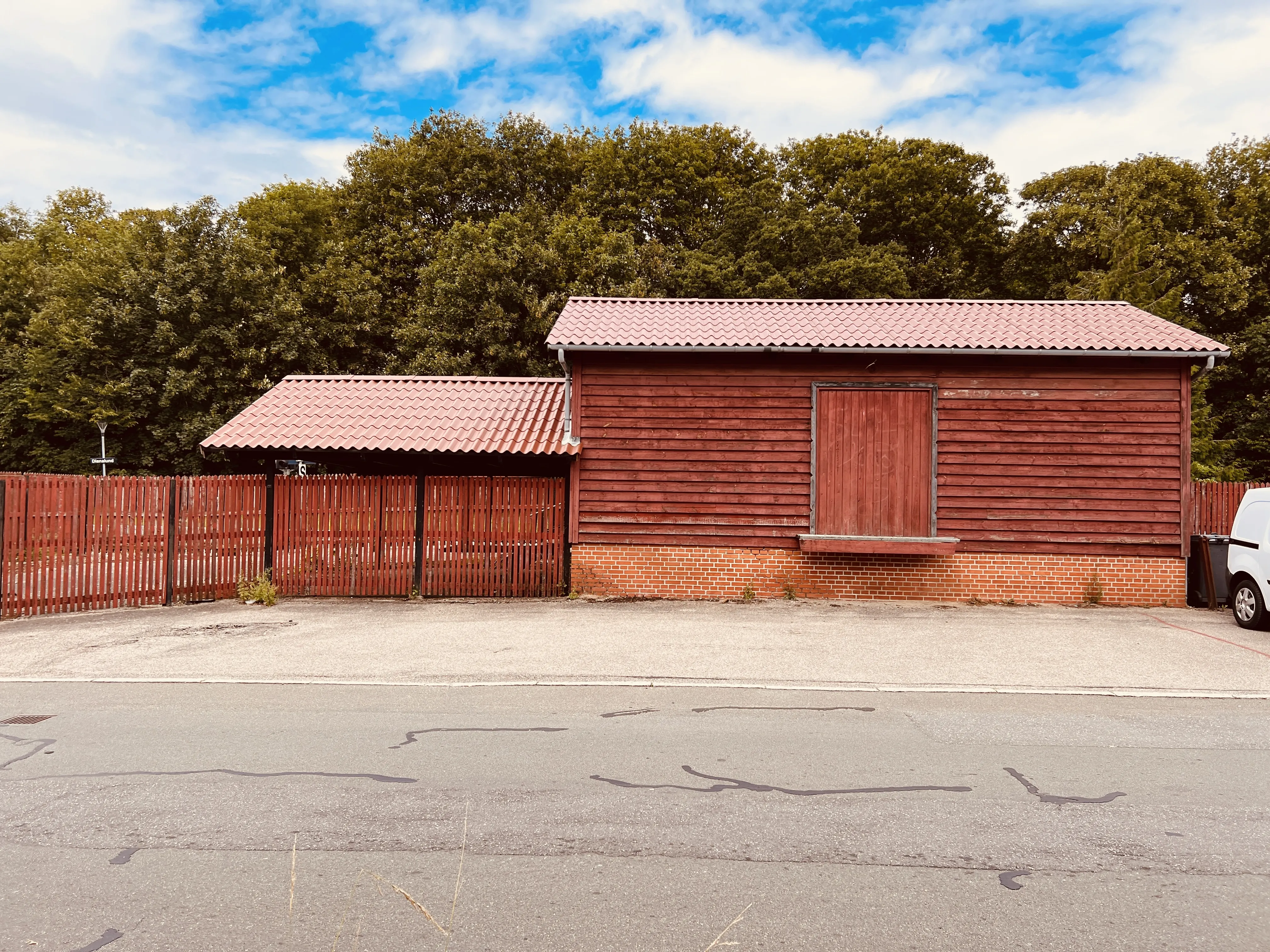 Billede af Dianalund Stations varehus.