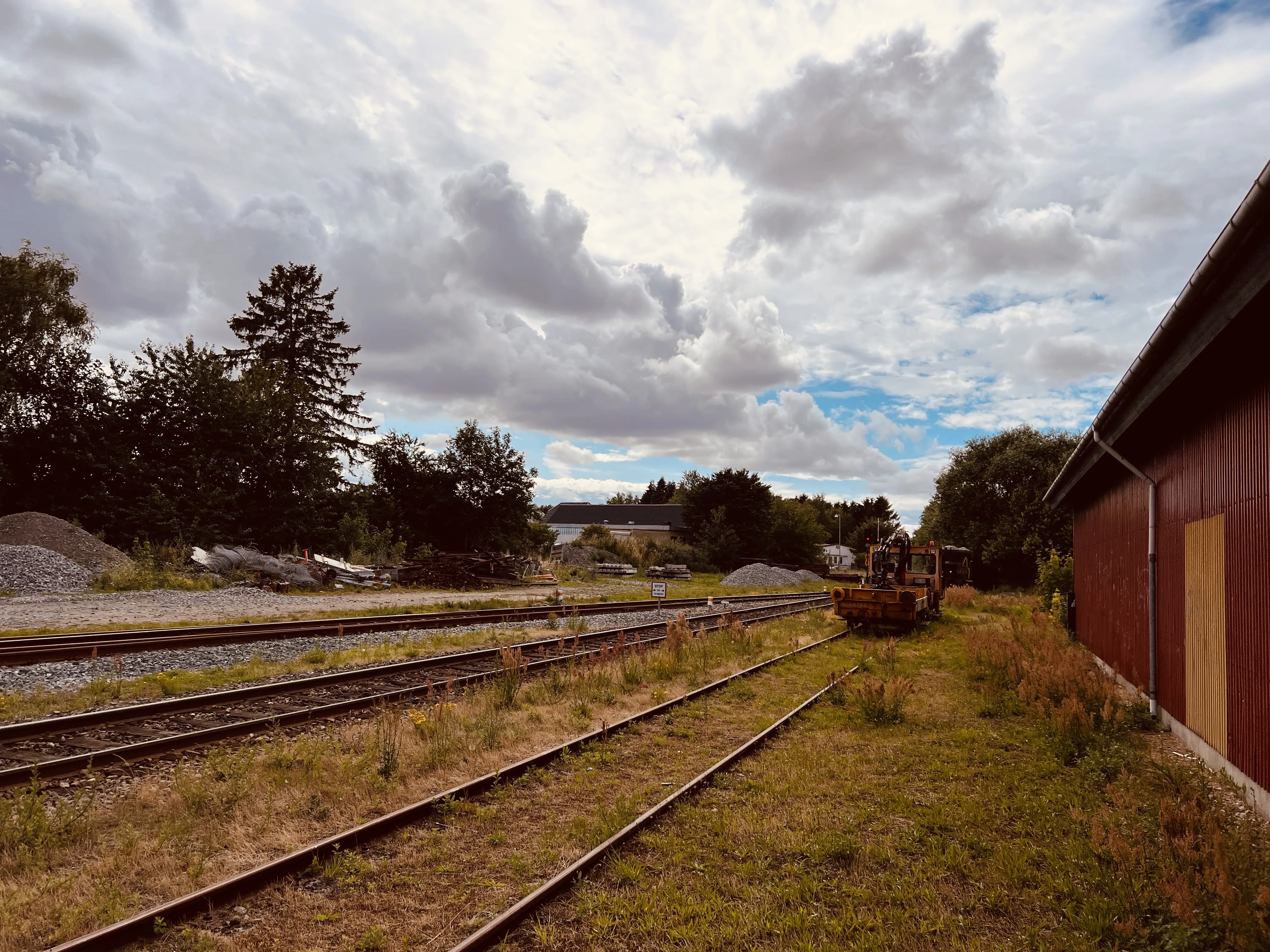Billede af materiel ud for Ruds Vedby Station. Billede af materiel ud for Ruds Vedby Station.