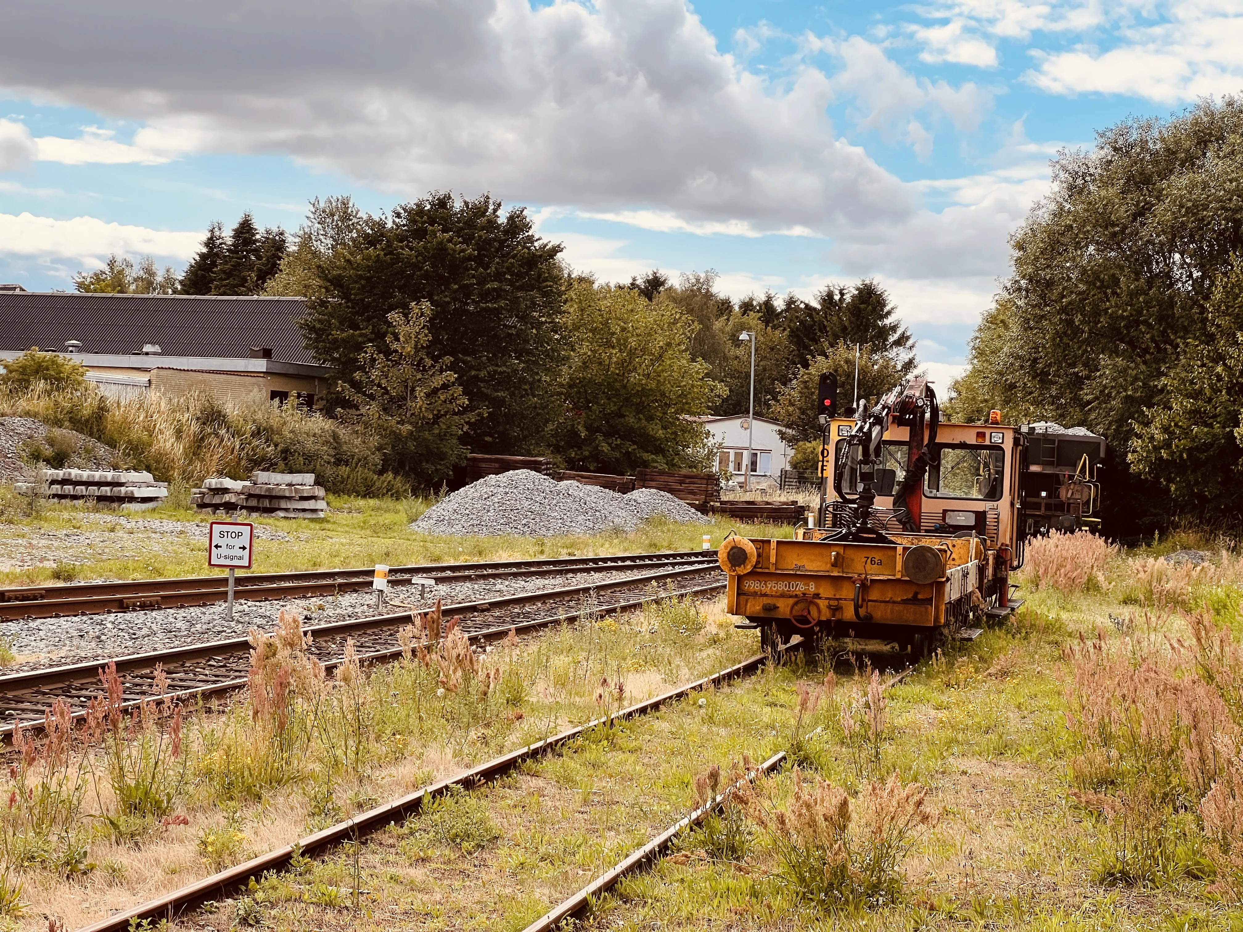 Billede af materiel ud for Ruds Vedby Station. Billede af materiel ud for Ruds Vedby Station.