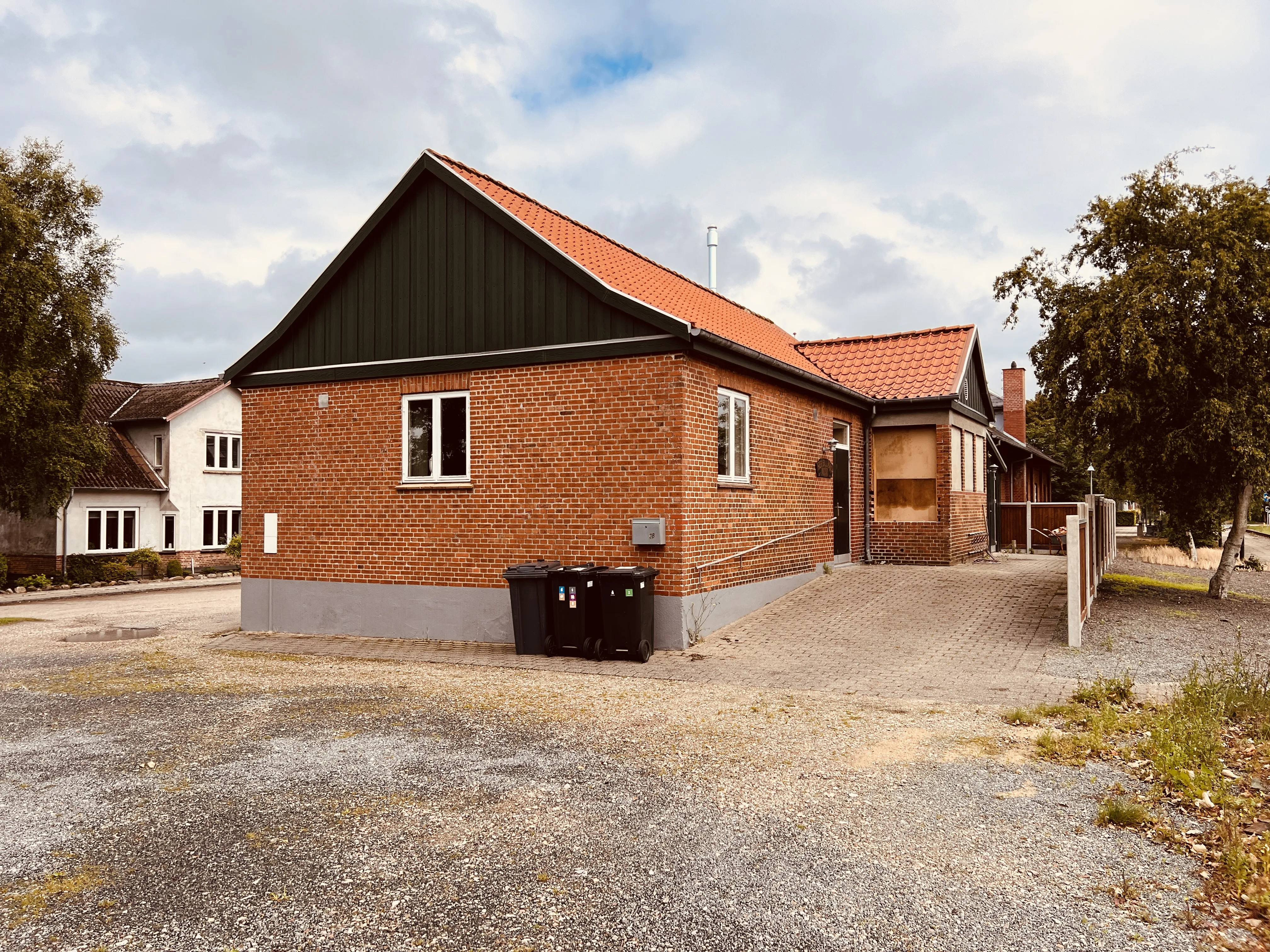 Billede af Hee Stations varehus. Billede af Hee Stations varehus.