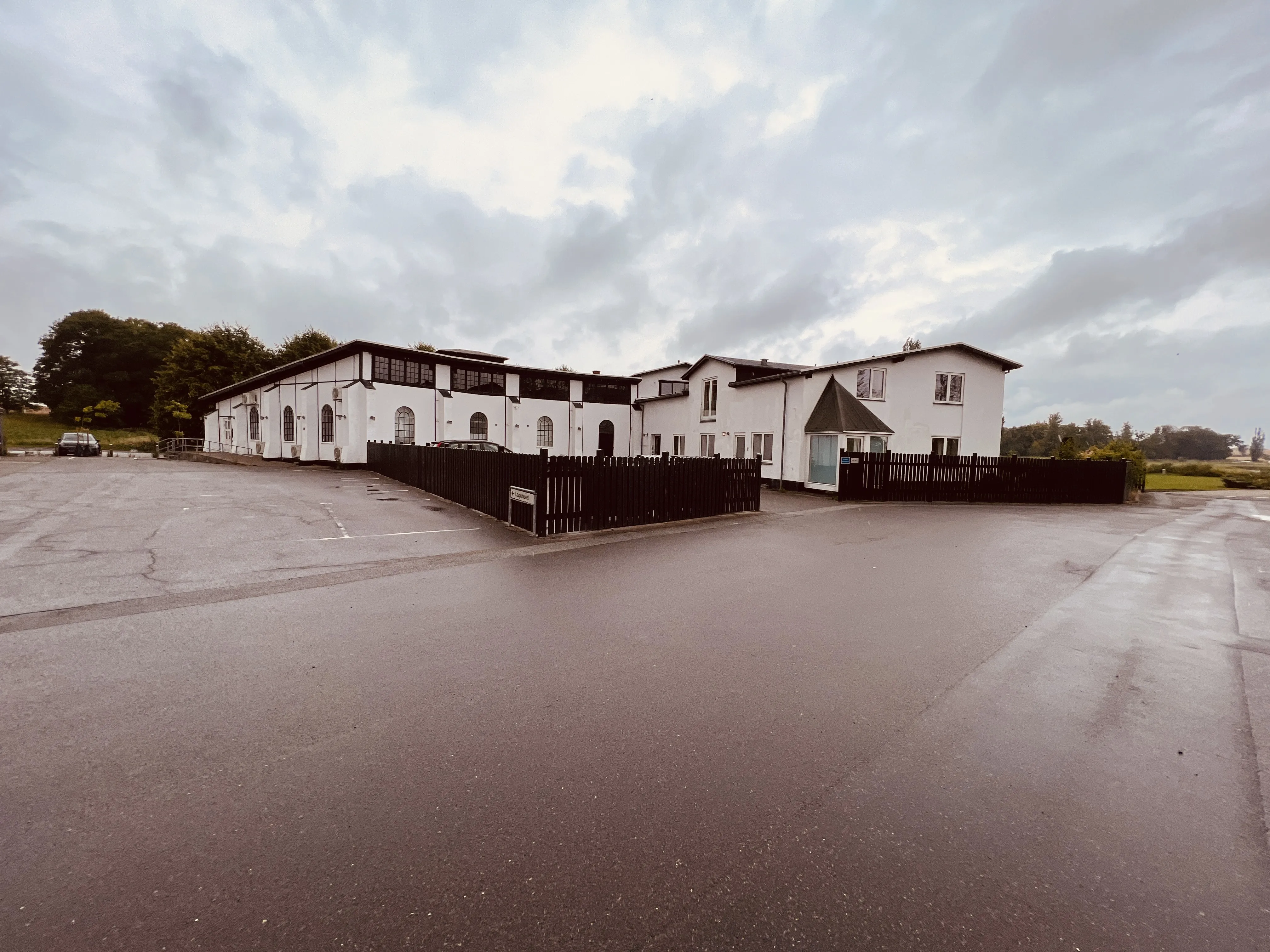 Billede af Præstø Stations remise. Billede af Præstø Stations remise.