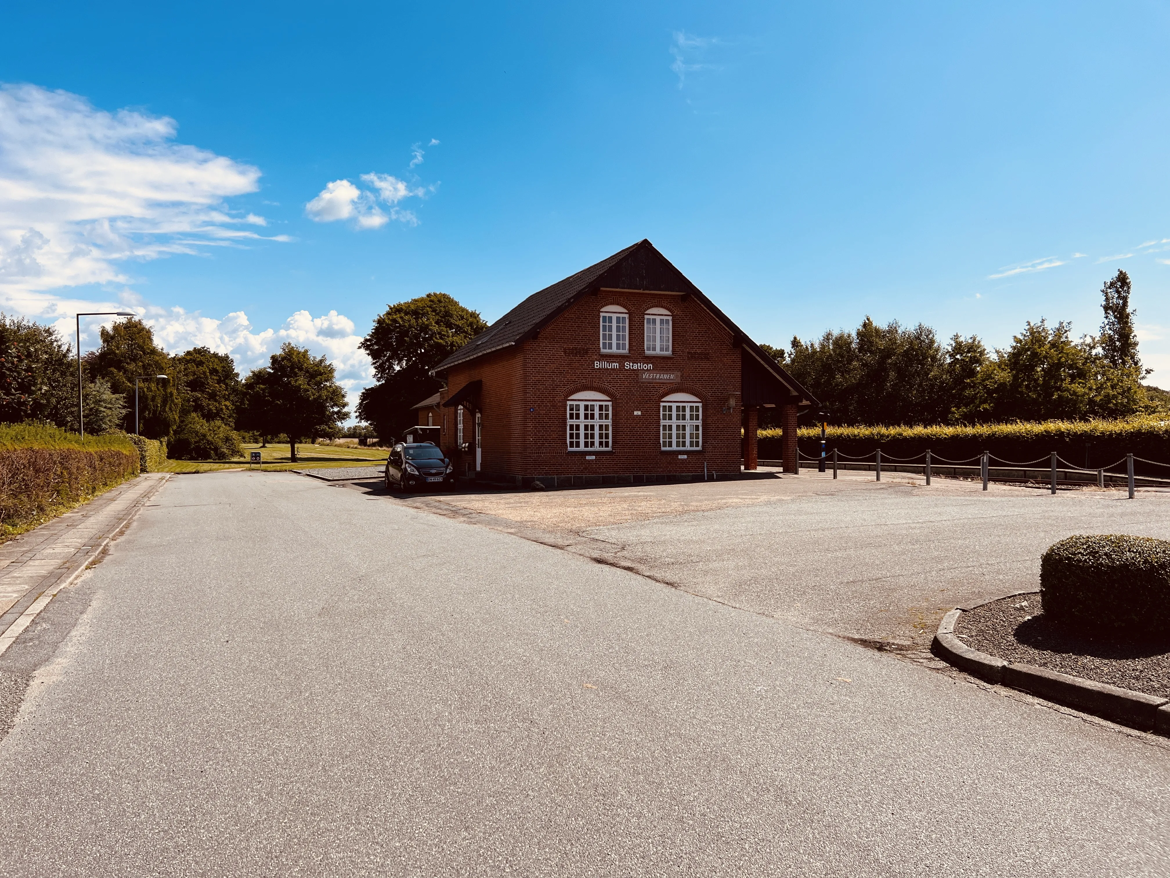 Billede af Billum Station. Billede af Billum Station.
