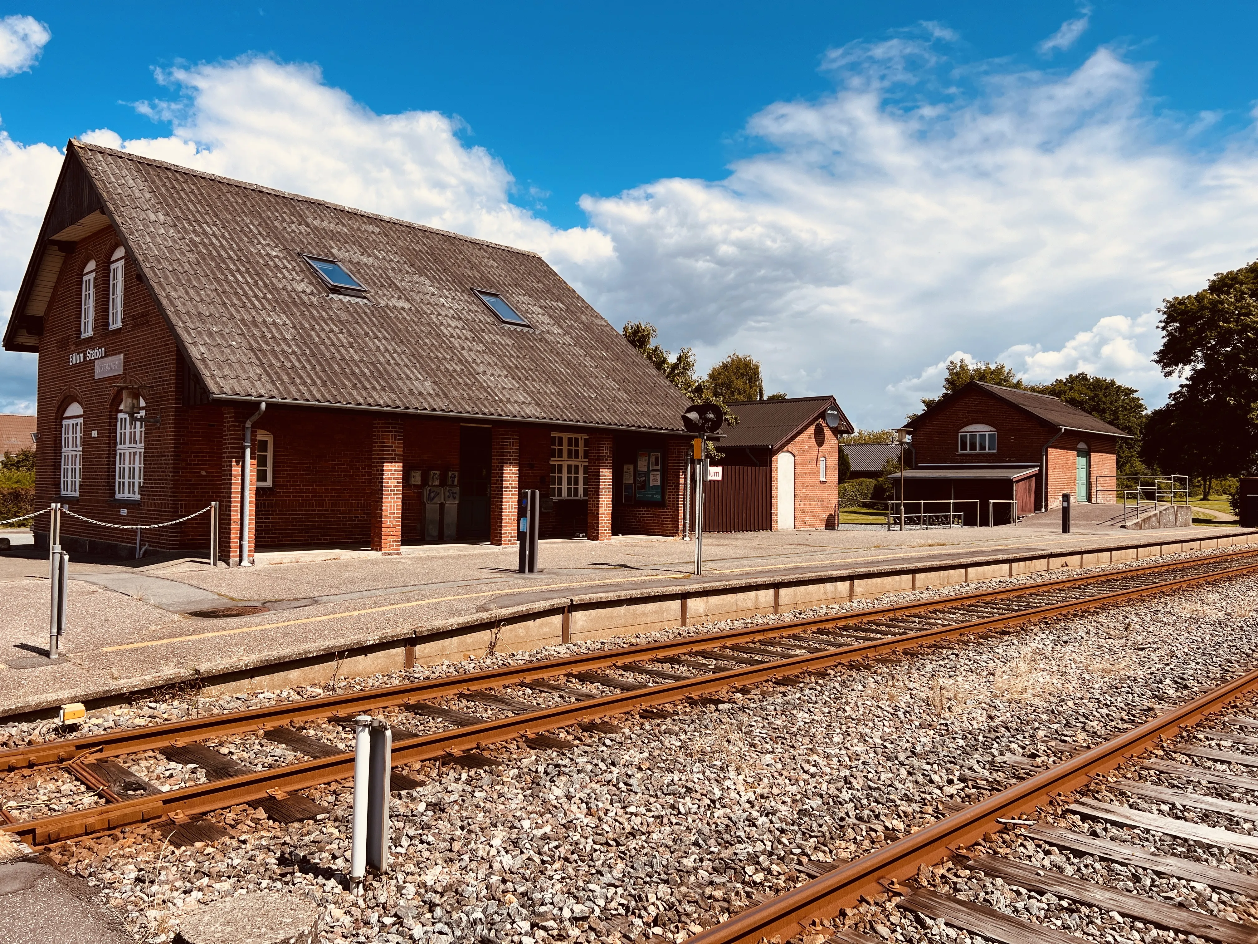 Billede af Billum Station. Billede af Billum Station.