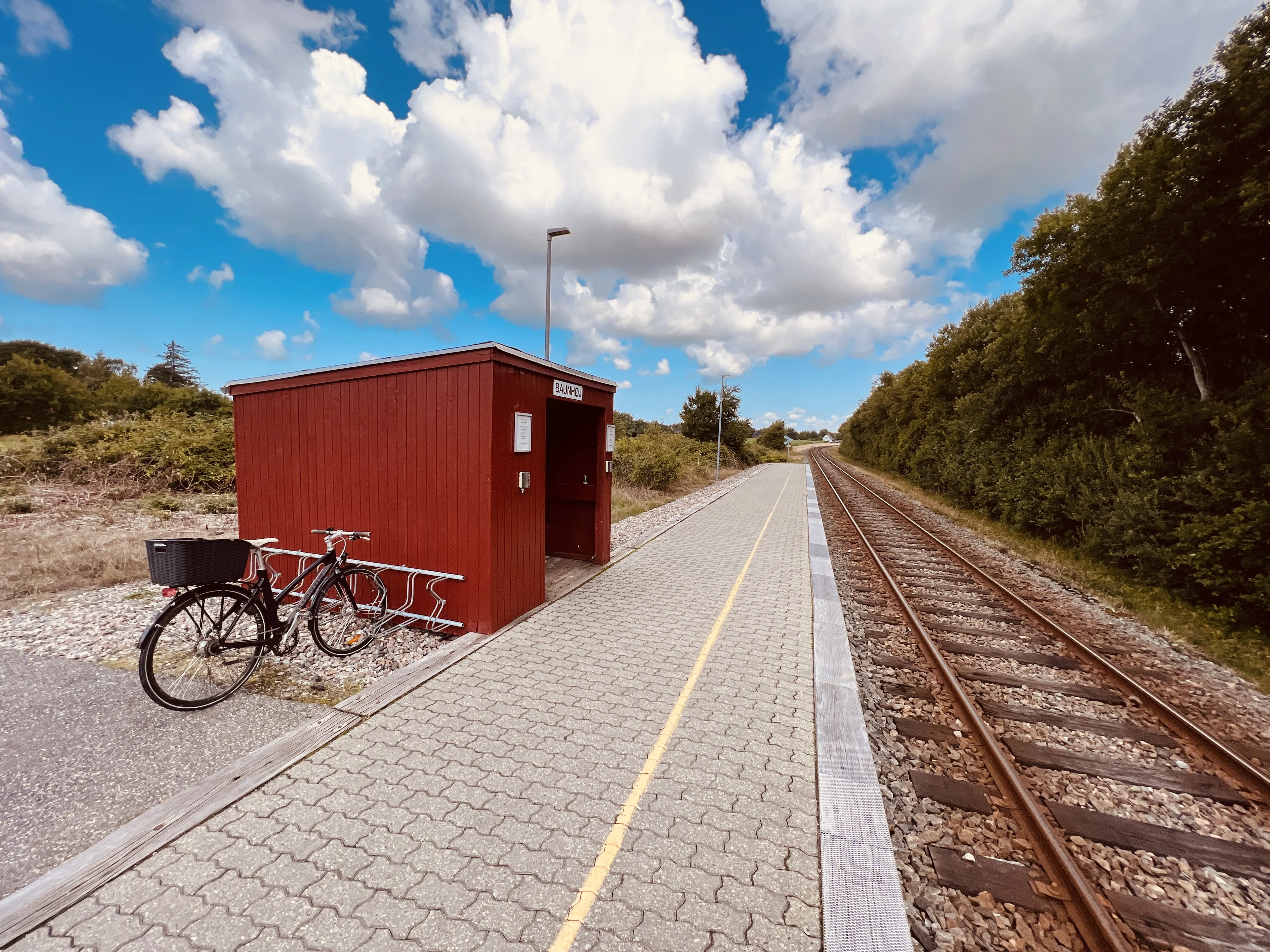 Billede af Baunhøj Trinbræt med Sidespor. Billede af Baunhøj Trinbræt med Sidespor.