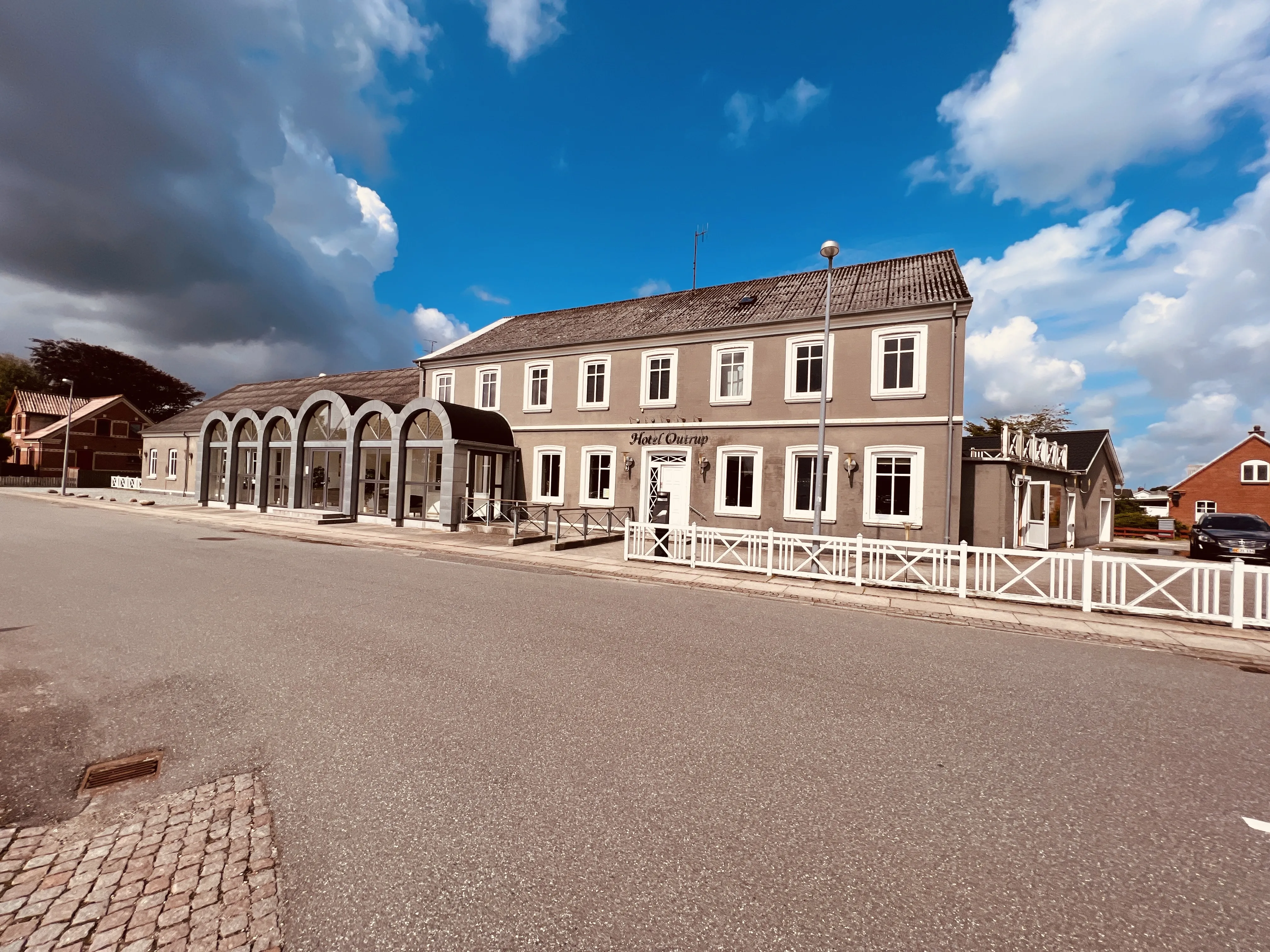 Billede af Jernbanehotellet over for Outrup Station. Billede af Jernbanehotellet over for Outrup Station.