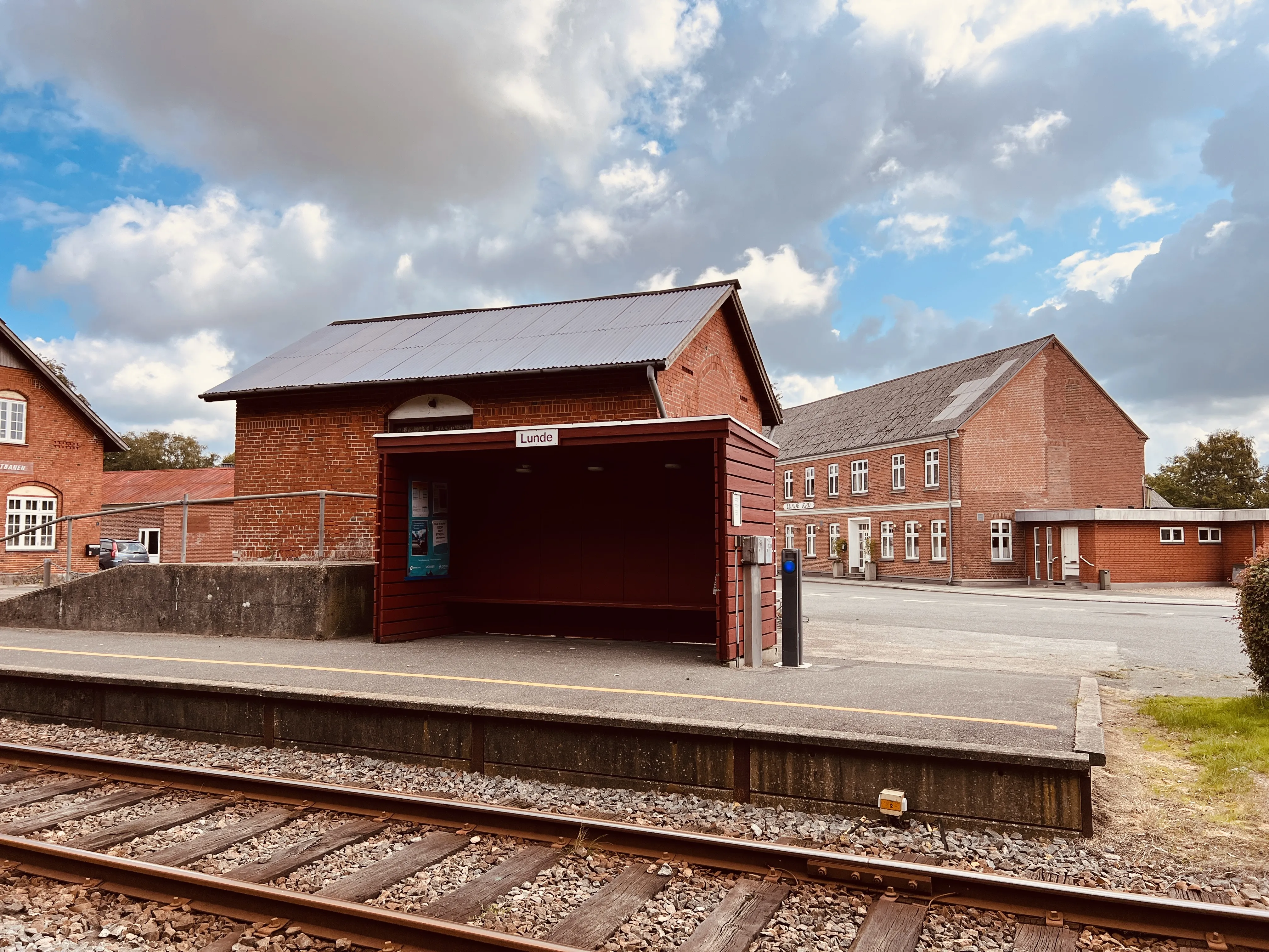 Billede af Lunde J Stations varehus. Billede af Lunde J Stations varehus.
