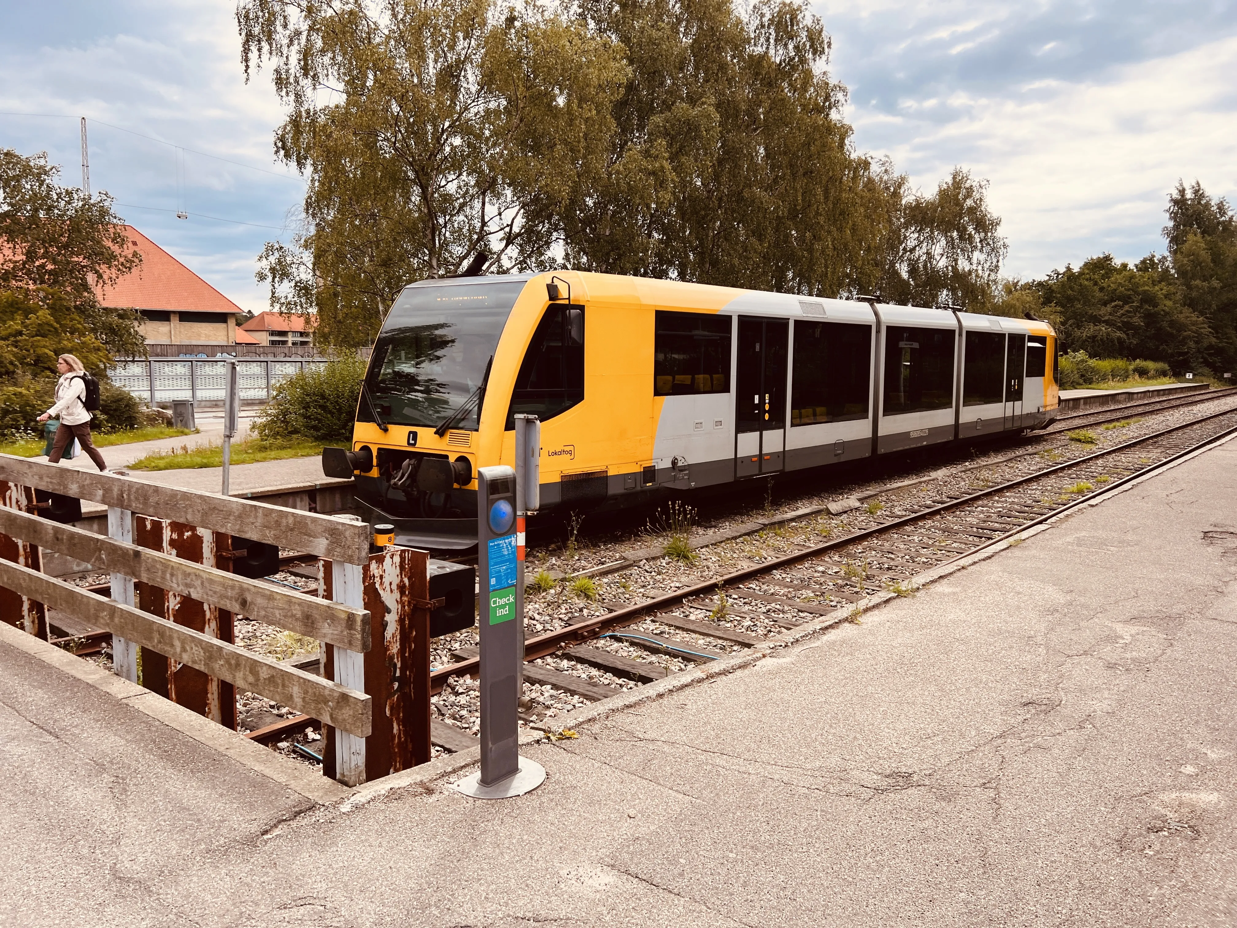 Billede af LNJ Lm 22 ud for Nærum Station. Billede af LNJ Lm 22 ud for Nærum Station.
