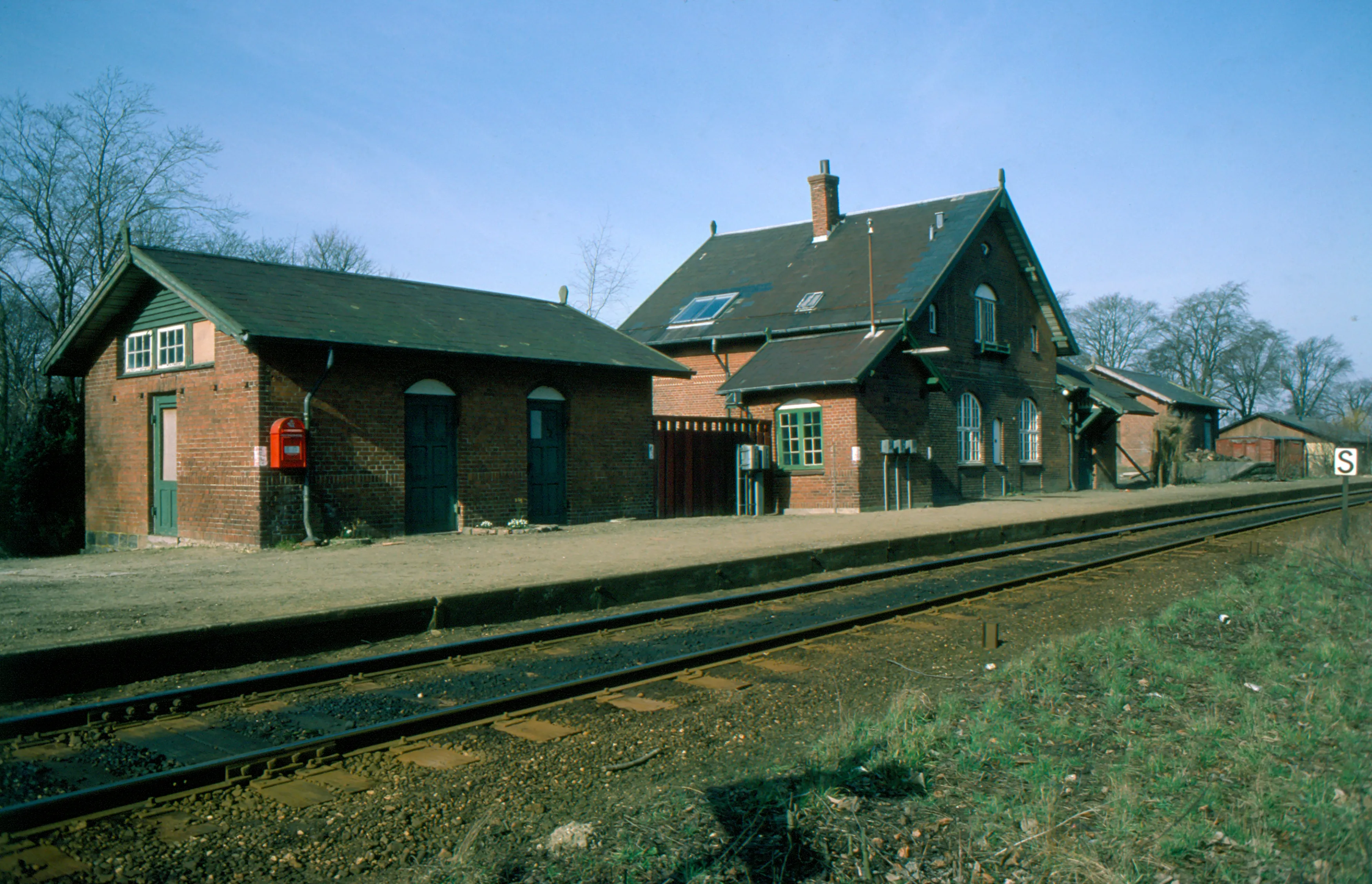 Billede af Løve Station. Billede af Løve Station.