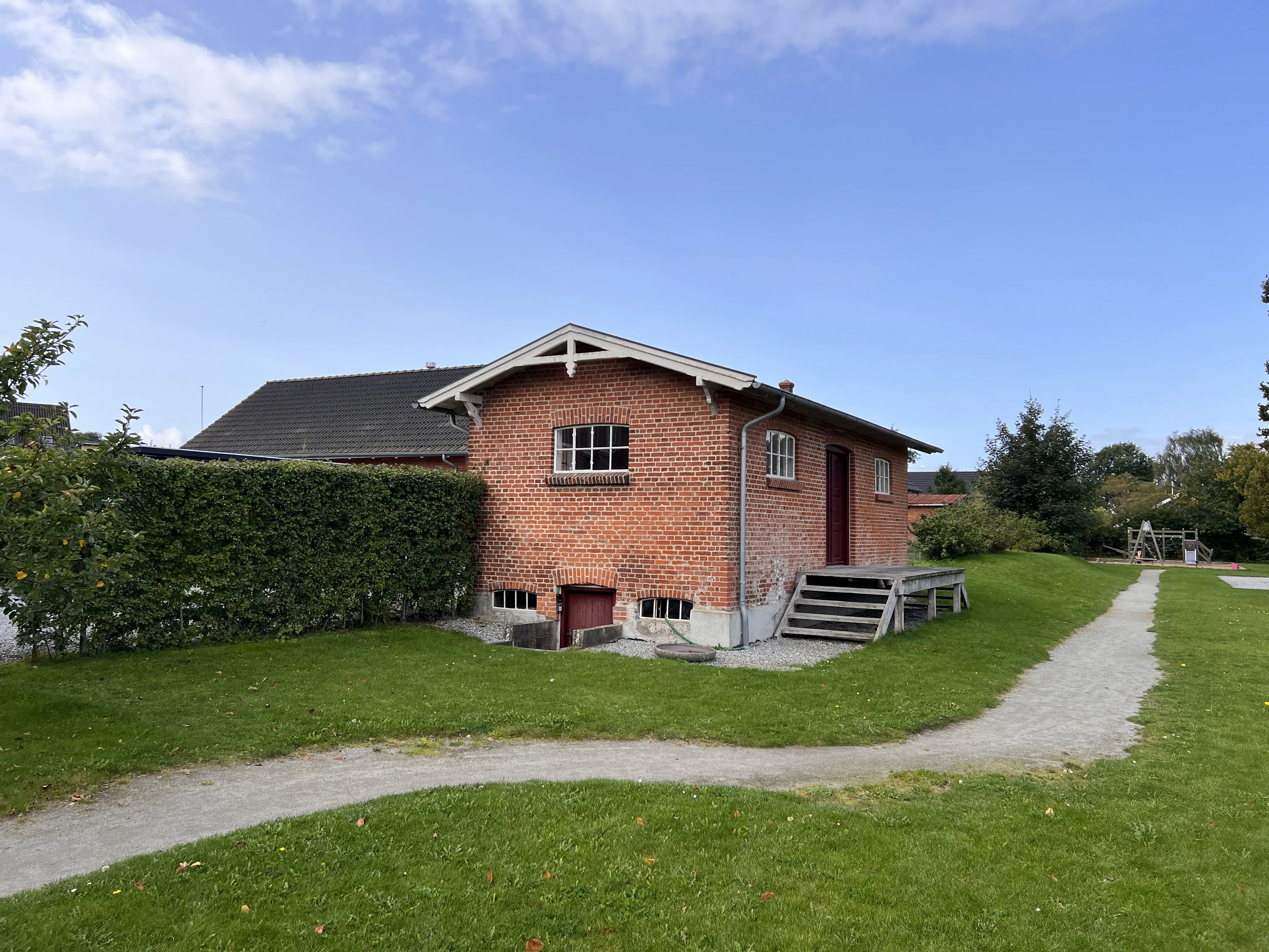 Billede af Bråskov Stations varehus.