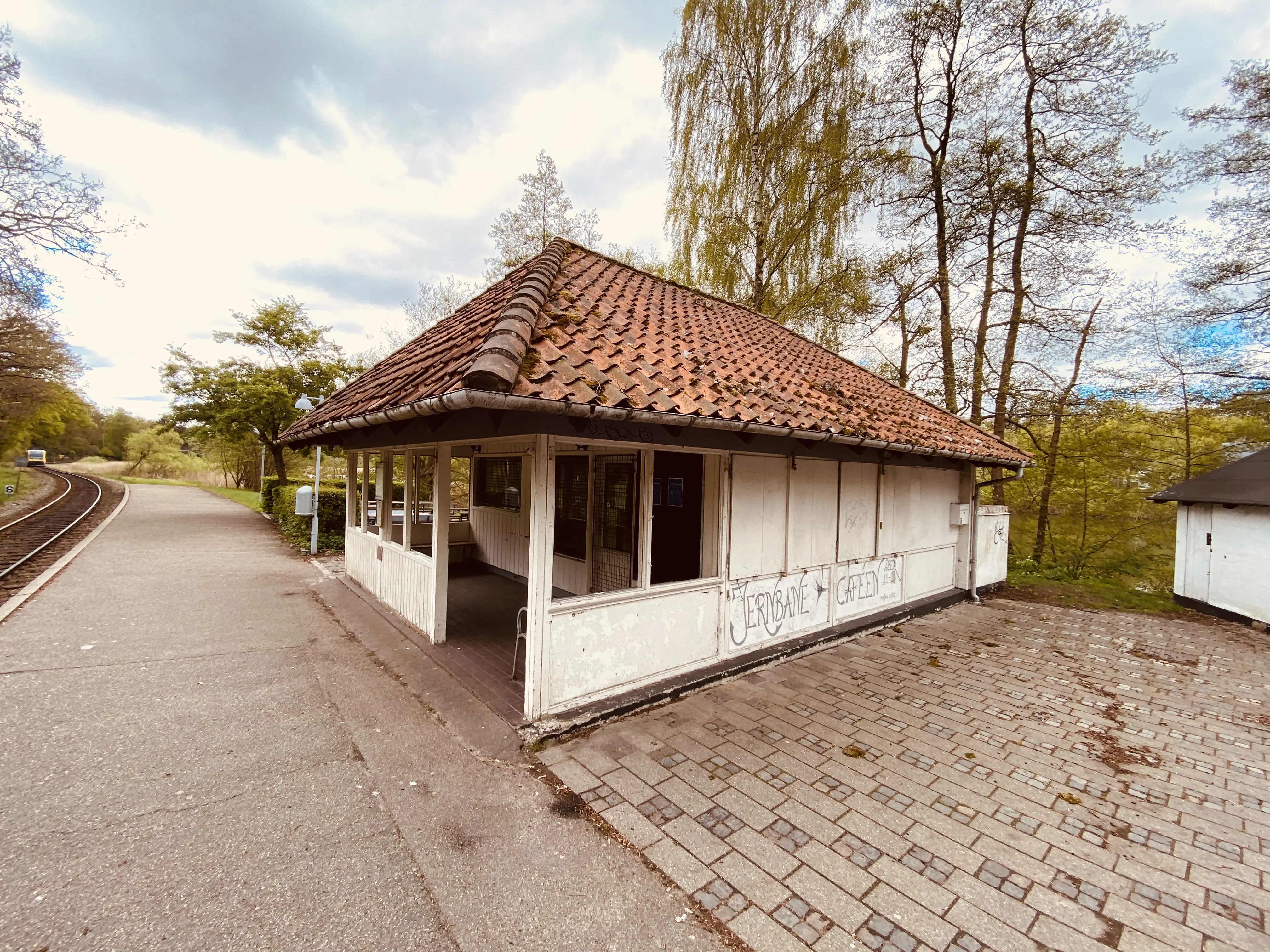 Billede af den oprindelige Brede Station blev nedrevet i 1968 og erstattet af bygningen her.