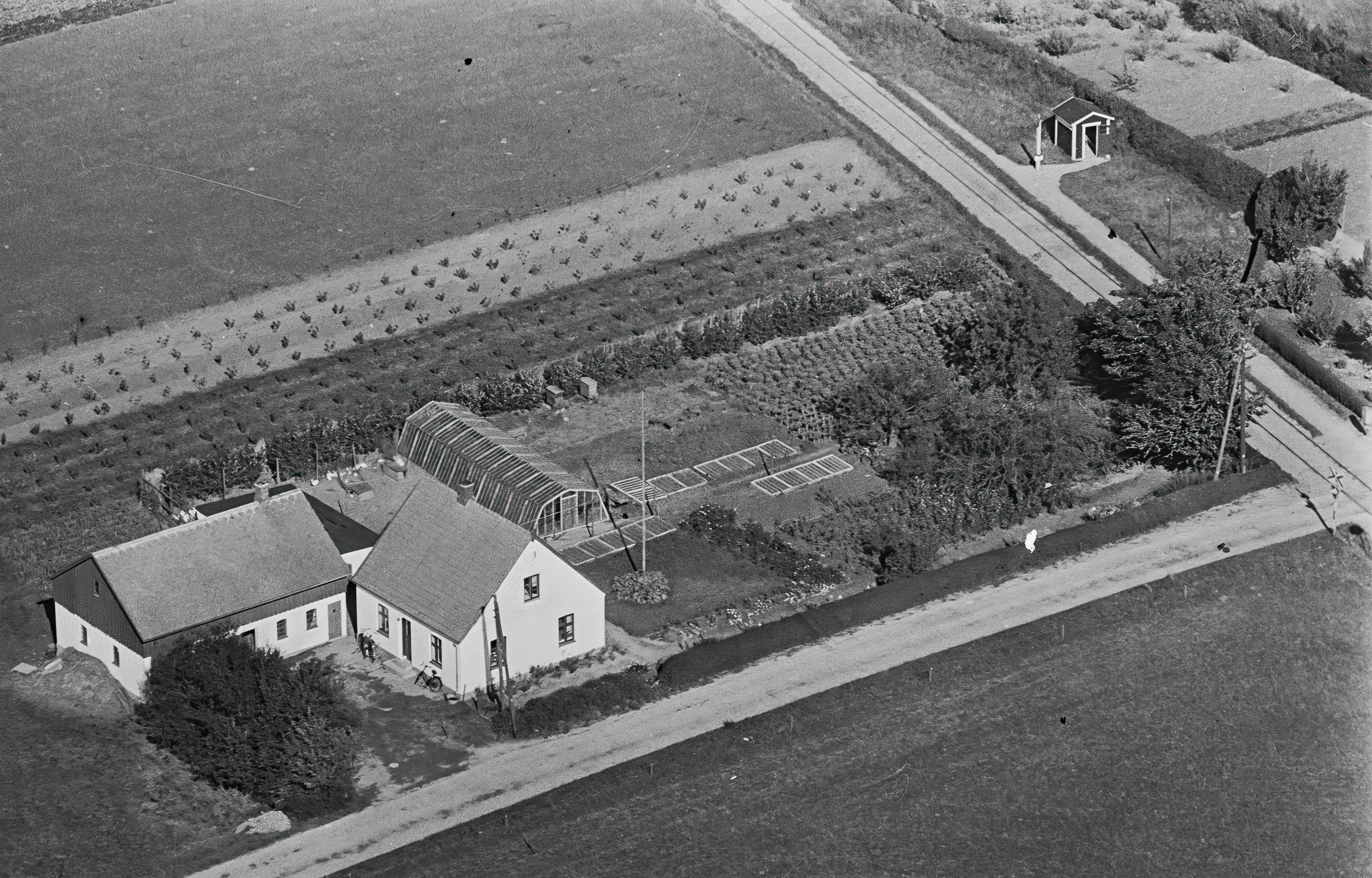 Billede af Askov Huse Trinbræt med Sidespor. Billede af Askov Huse Trinbræt med Sidespor.