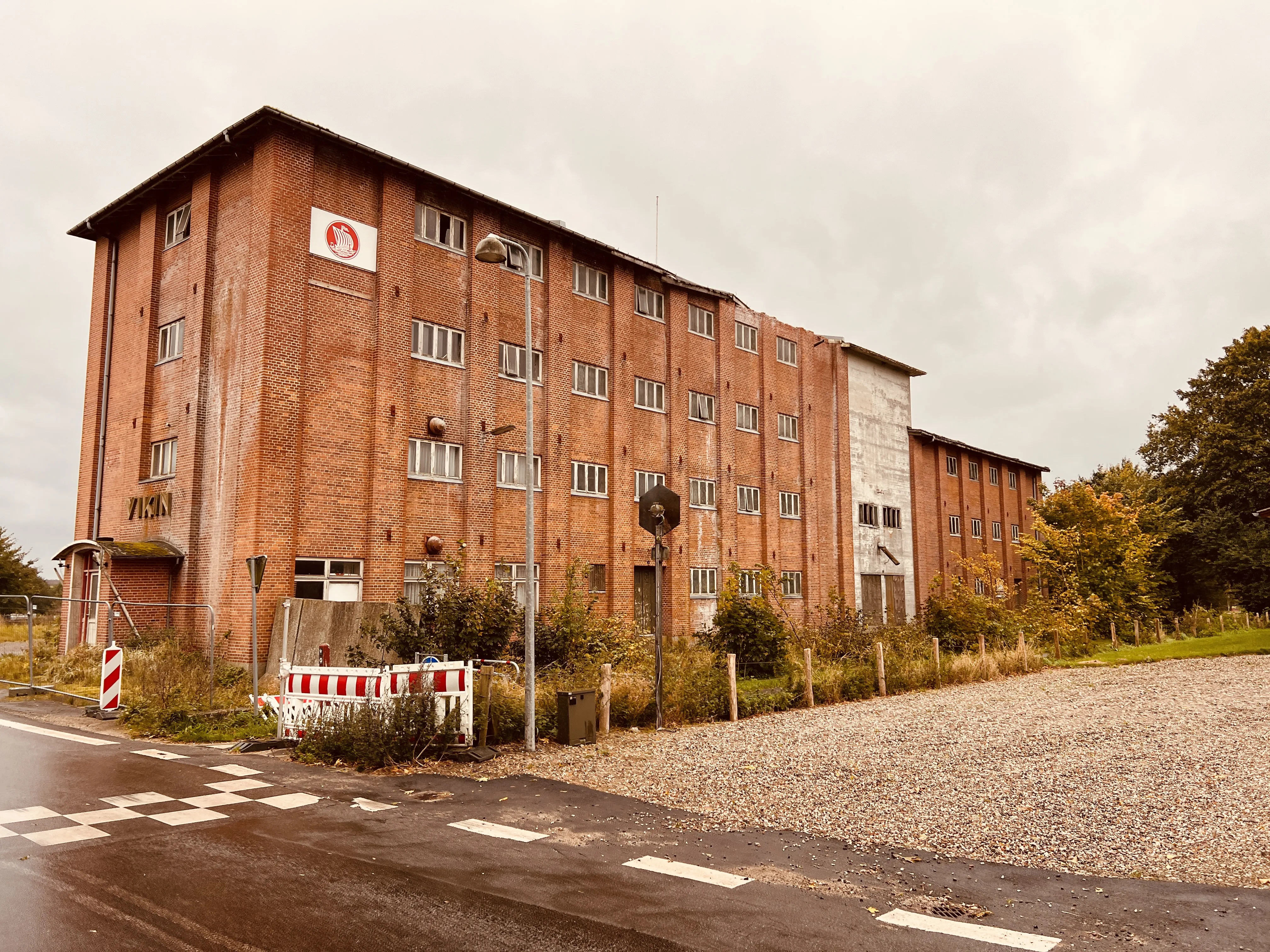 Billede af Viking møllen ved Højrup Station.