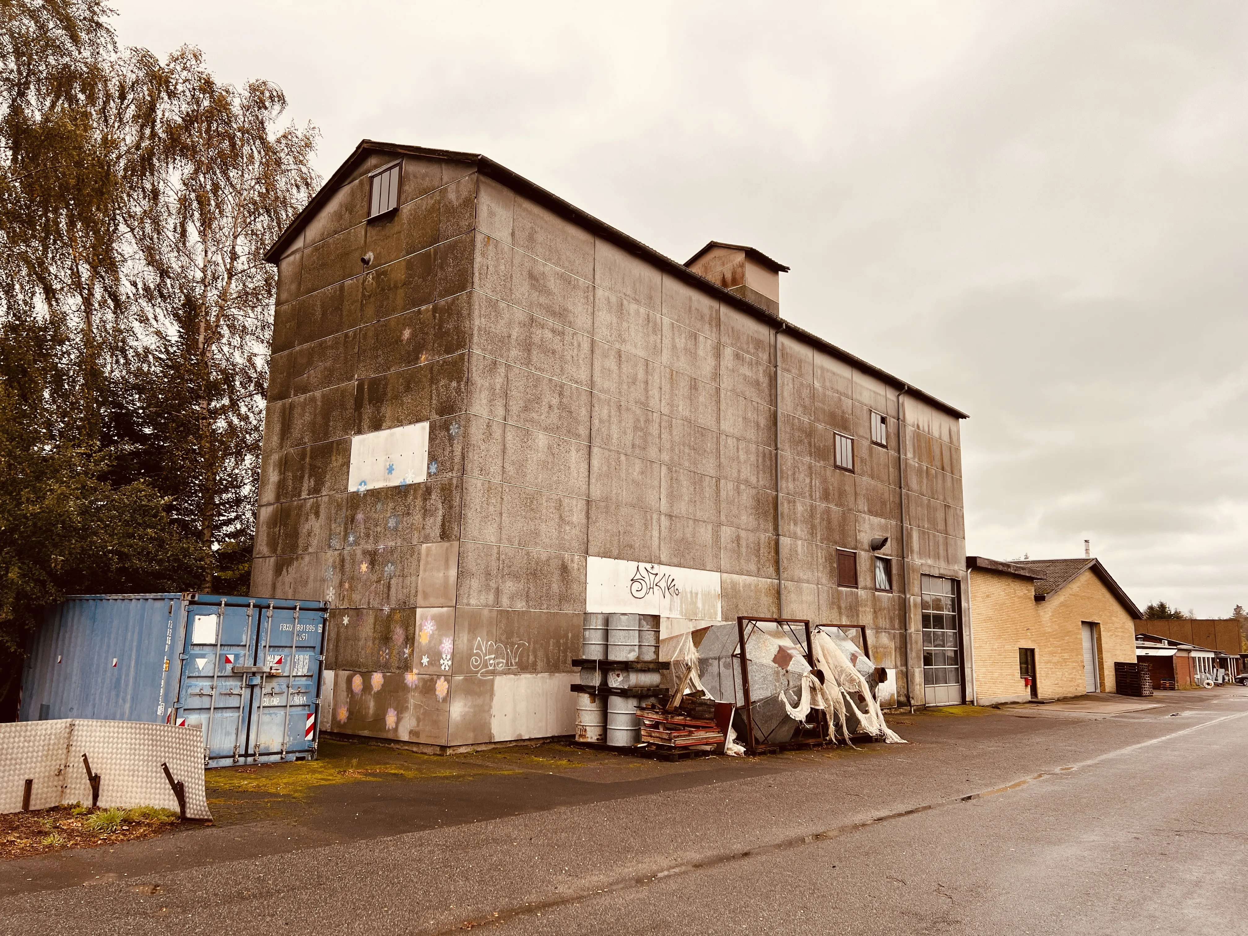 Billede af siloen ved Ollerup Station.