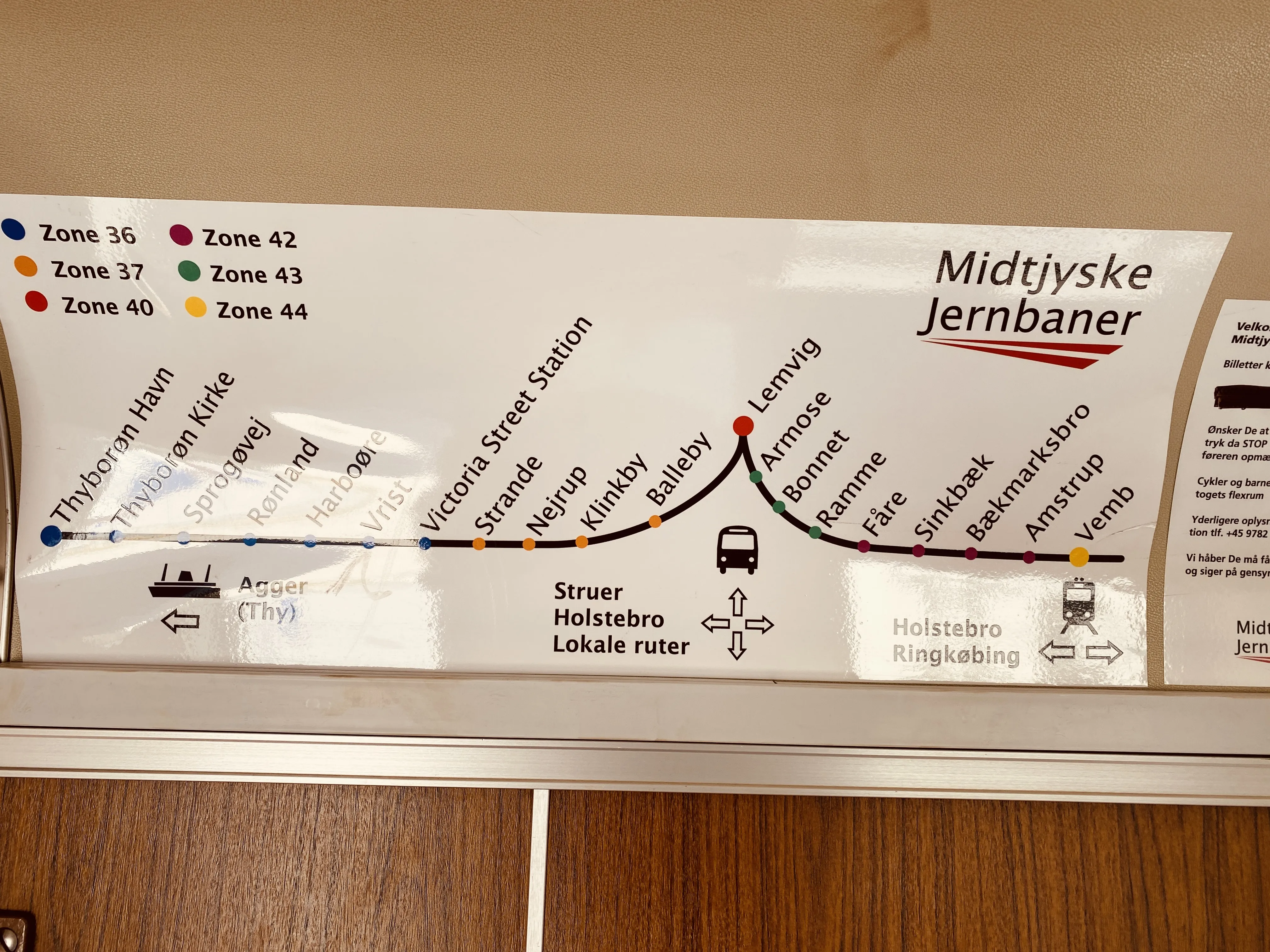 Billede af indretningen fra "Kysten" (MjbaD YM 40), som oprindelig var OHJ YM 56. Billede af indretningen fra "Kysten" (MjbaD YM 40), som oprindelig var OHJ YM 56.