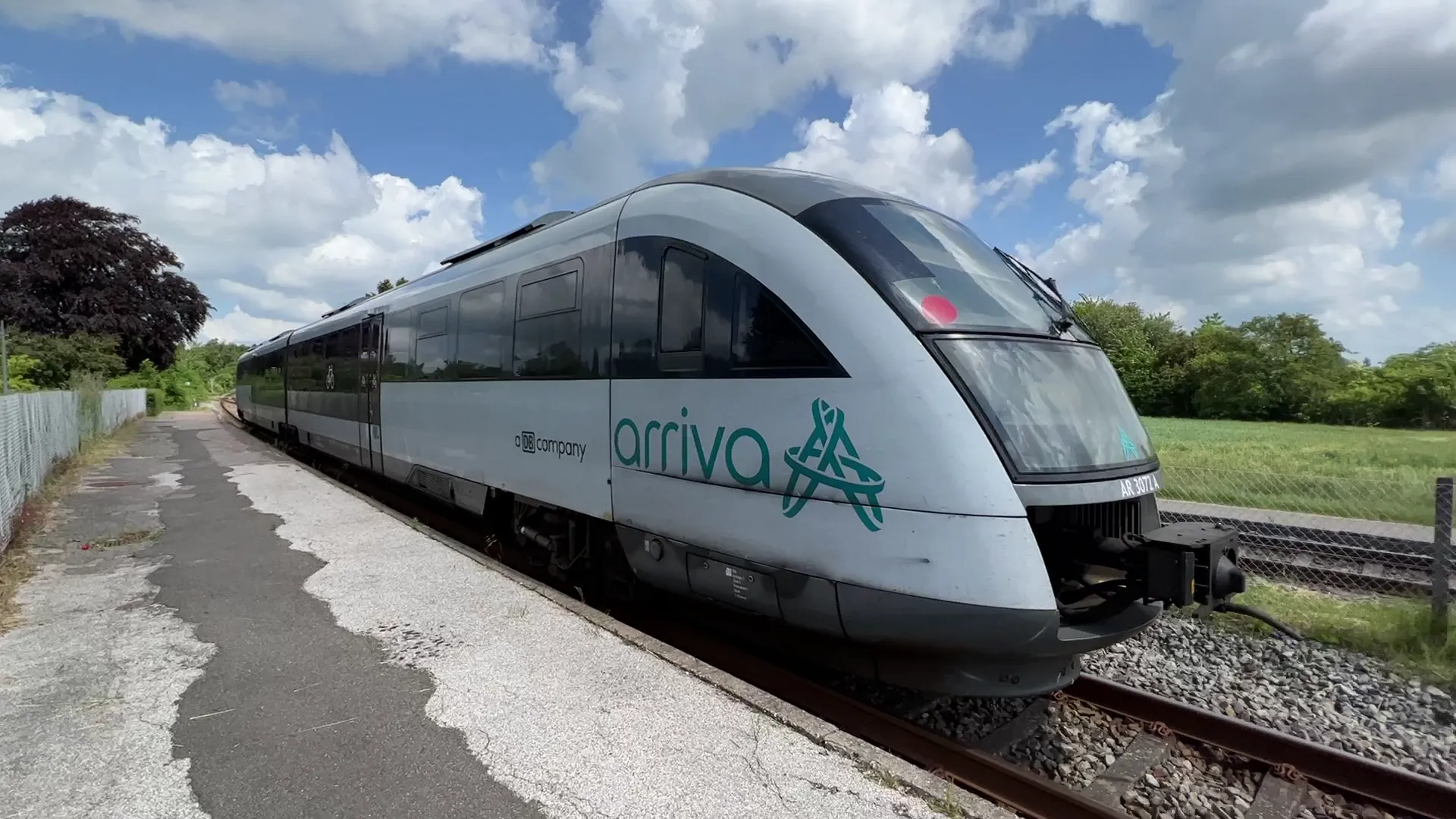 Billede af ARRIVA AR 3072 ud for Stenstrup Trinbræt. Billede af ARRIVA AR 3072 ud for Stenstrup Trinbræt.