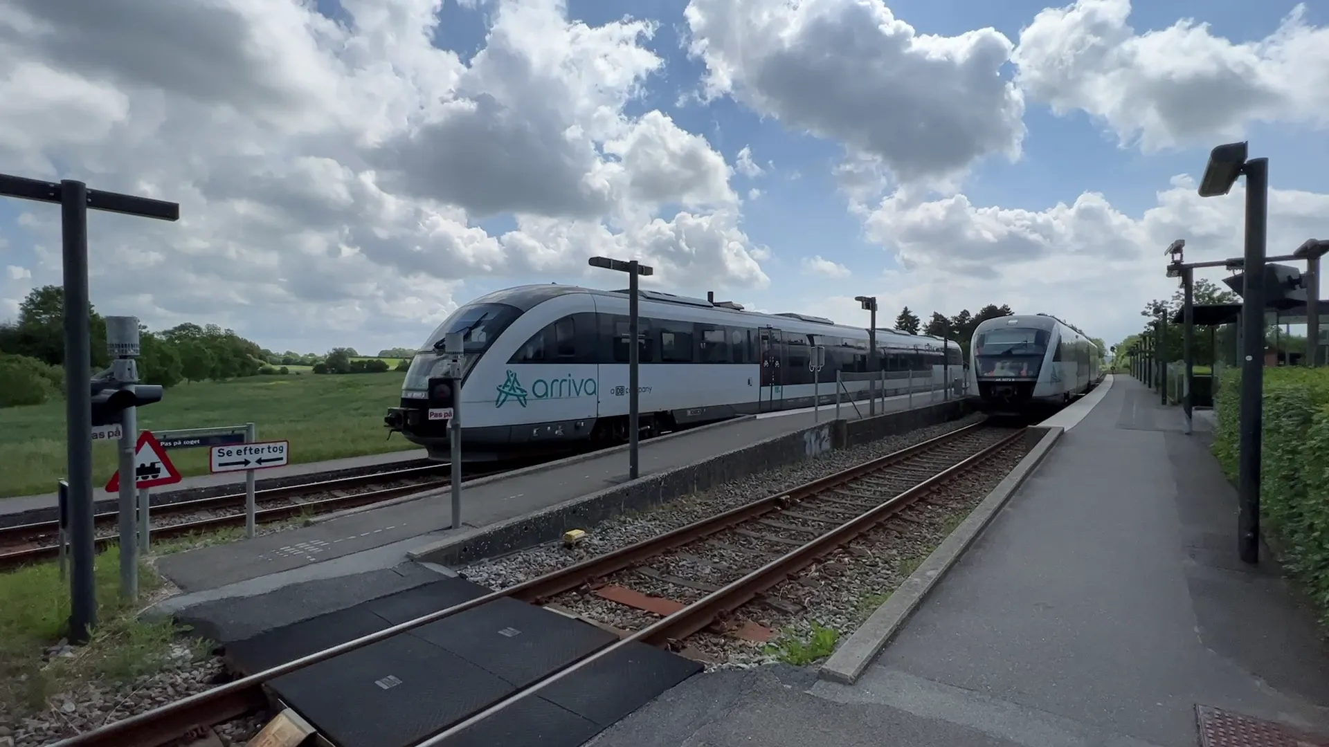 Billede af ARRIVA AR 4090 ud for Stenstrup Trinbræt. Billede af ARRIVA AR 4090 ud for Stenstrup Trinbræt.