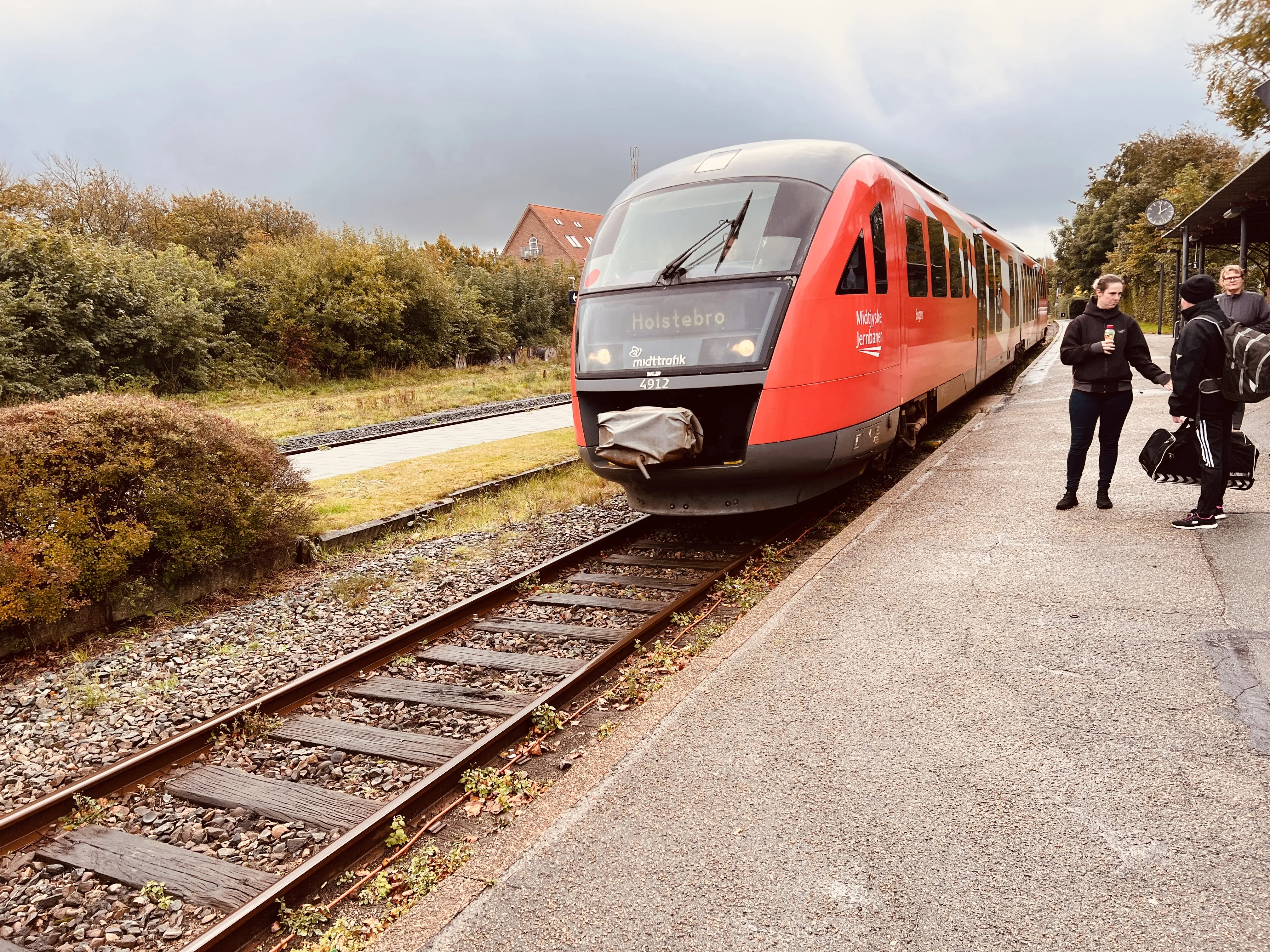 Billede af MjbaD MQ 4112-4912, tidligere DSB MQ 4112-4912 fotograferet ud for Vemb Station. Billede af MjbaD MQ 4112-4912, tidligere DSB MQ 4112-4912 fotograferet ud for Vemb Station.