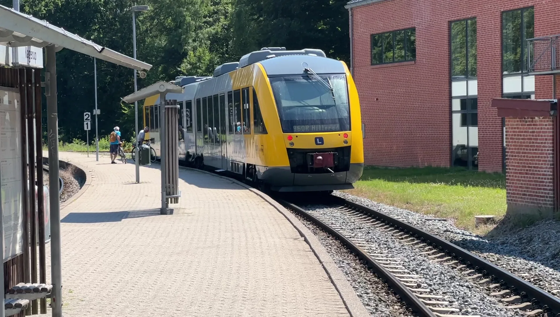 Billede af LT 111-211, tidligere LB 111-211 fotograferet ud for Kagerup Station. Billede af LT 111-211, tidligere LB 111-211 fotograferet ud for Kagerup Station.