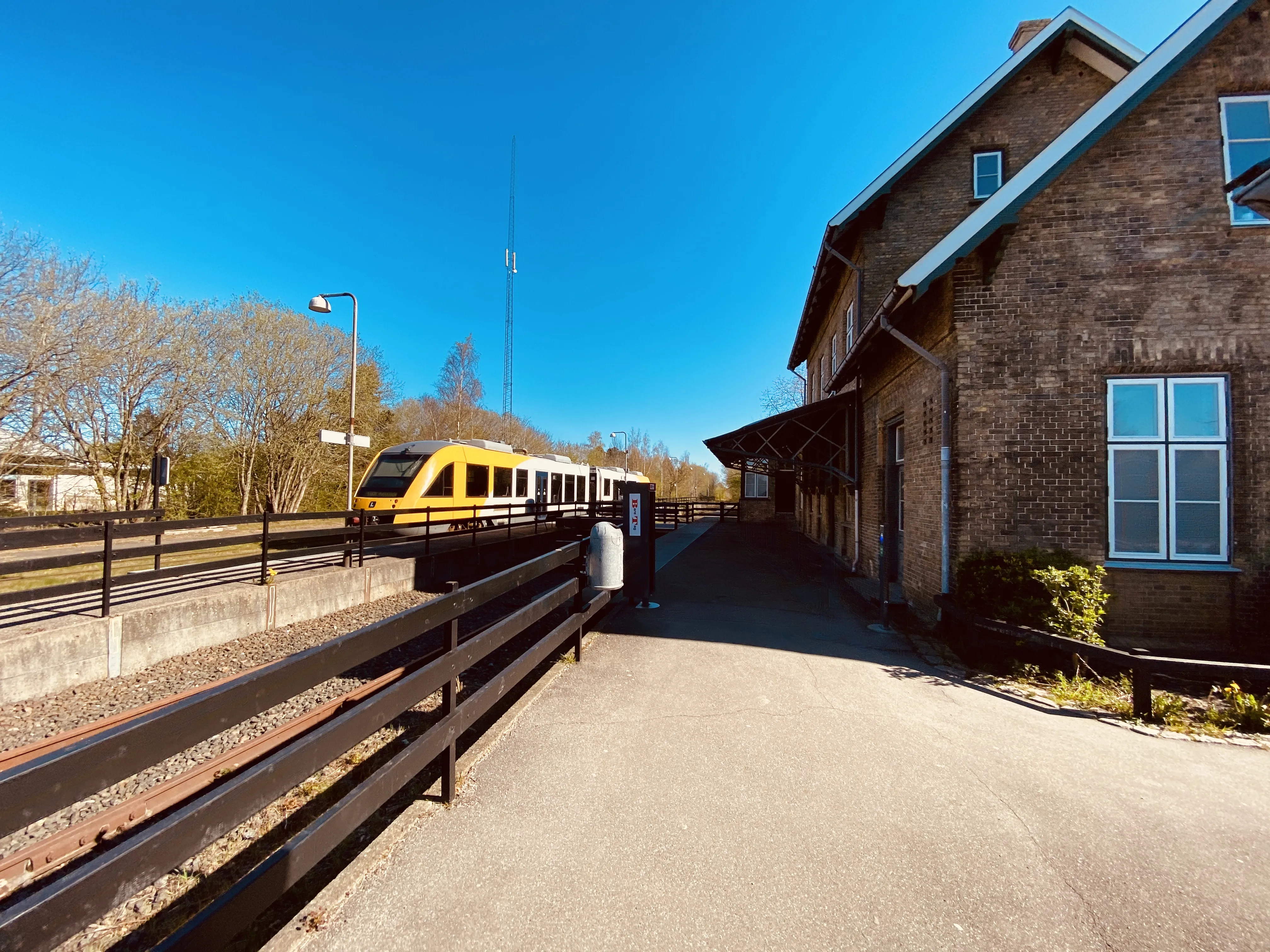 Billede af LT 114-214, tidligere LB 114-214 fotograferet ud for Kvistgård Station. Billede af LT 114-214, tidligere LB 114-214 fotograferet ud for Kvistgård Station.
