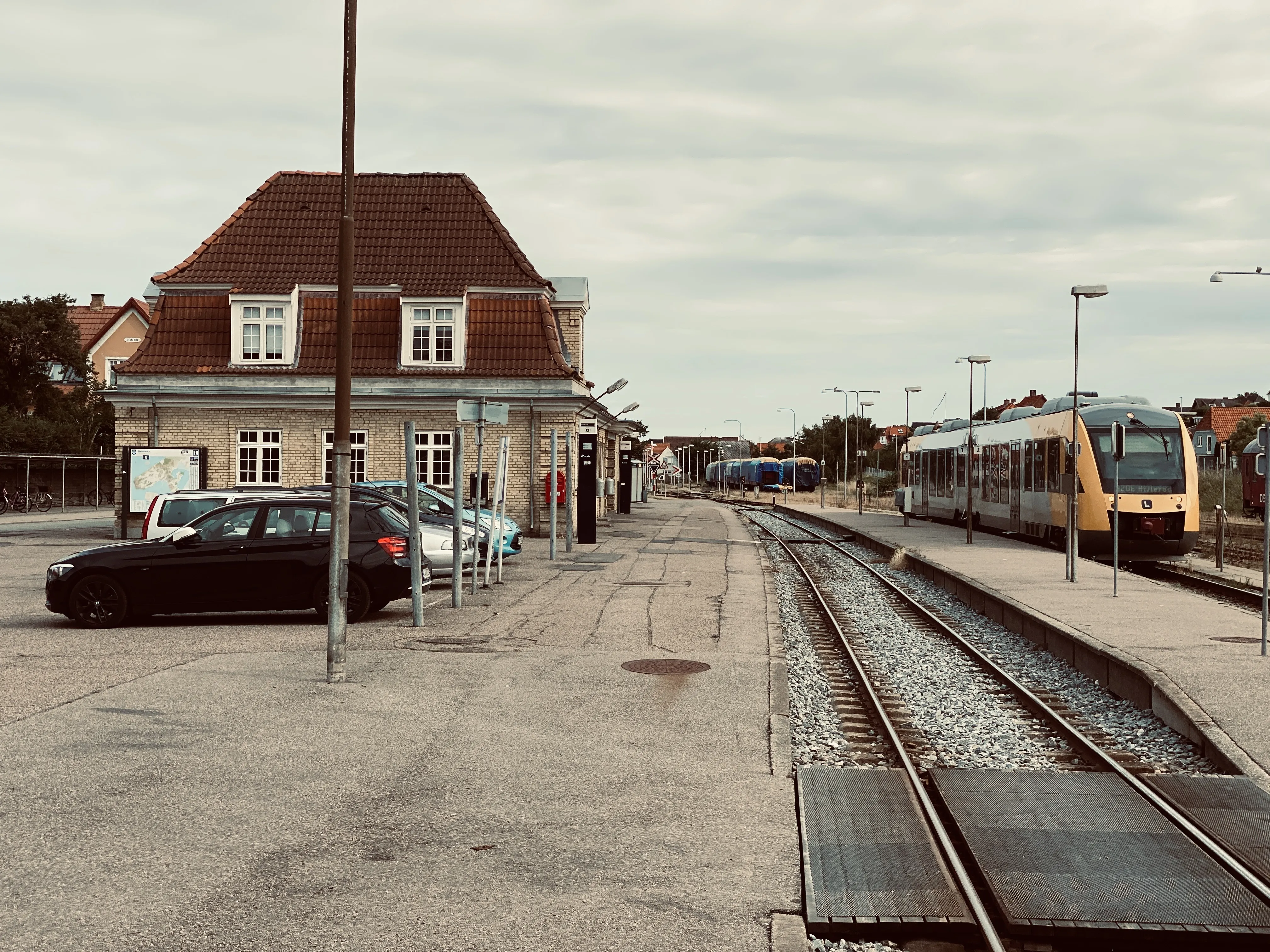 Billede af LT 115-215, tidligere LB 115-215 fotograferet ud for Hundested Station. Billede af LT 115-215, tidligere LB 115-215 fotograferet ud for Hundested Station.