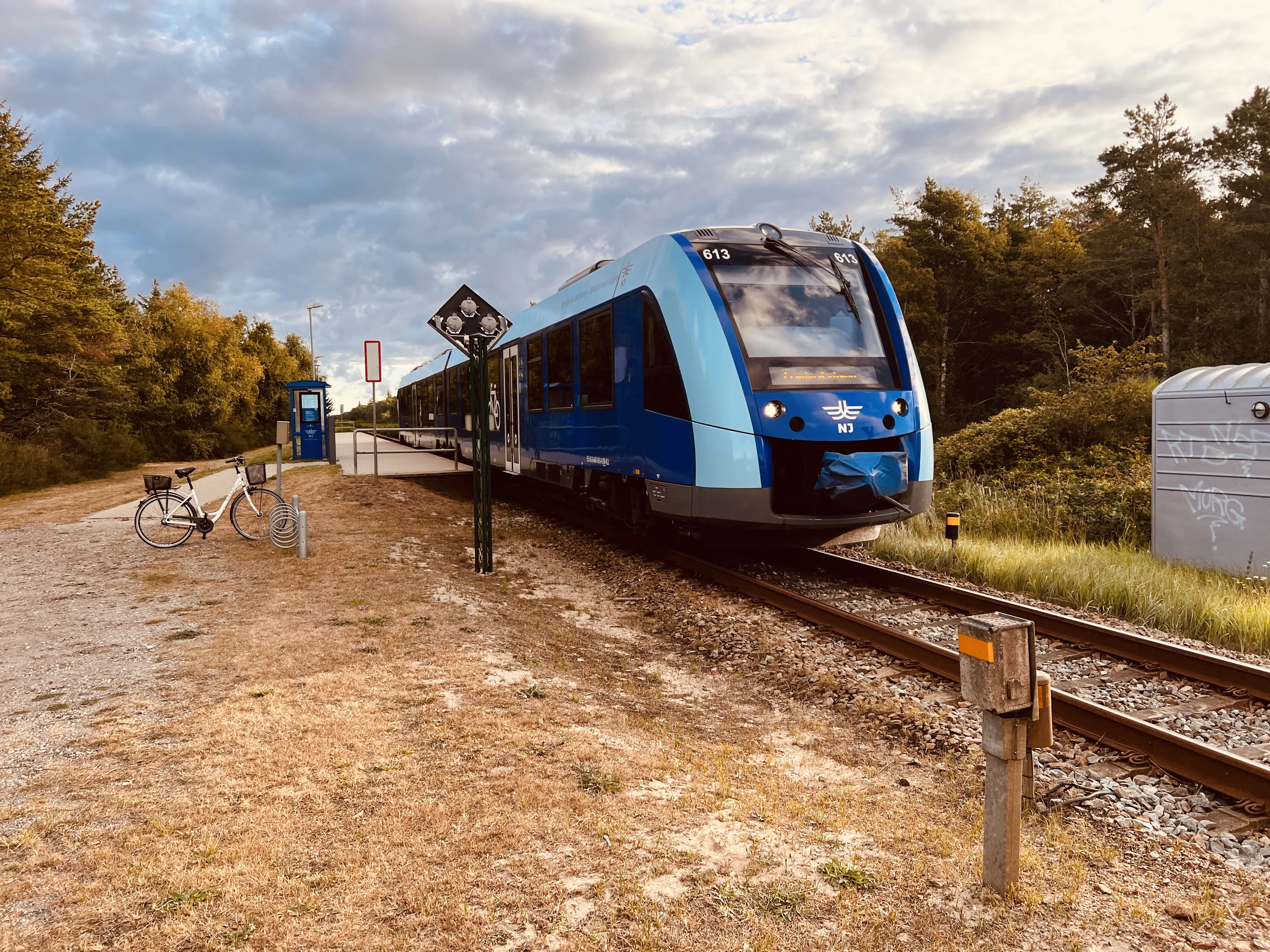 Billede af NJJ LM 613 fotograferet ud for Bunken Trinbræt. Billede af NJJ LM 613 fotograferet ud for Bunken Trinbræt.