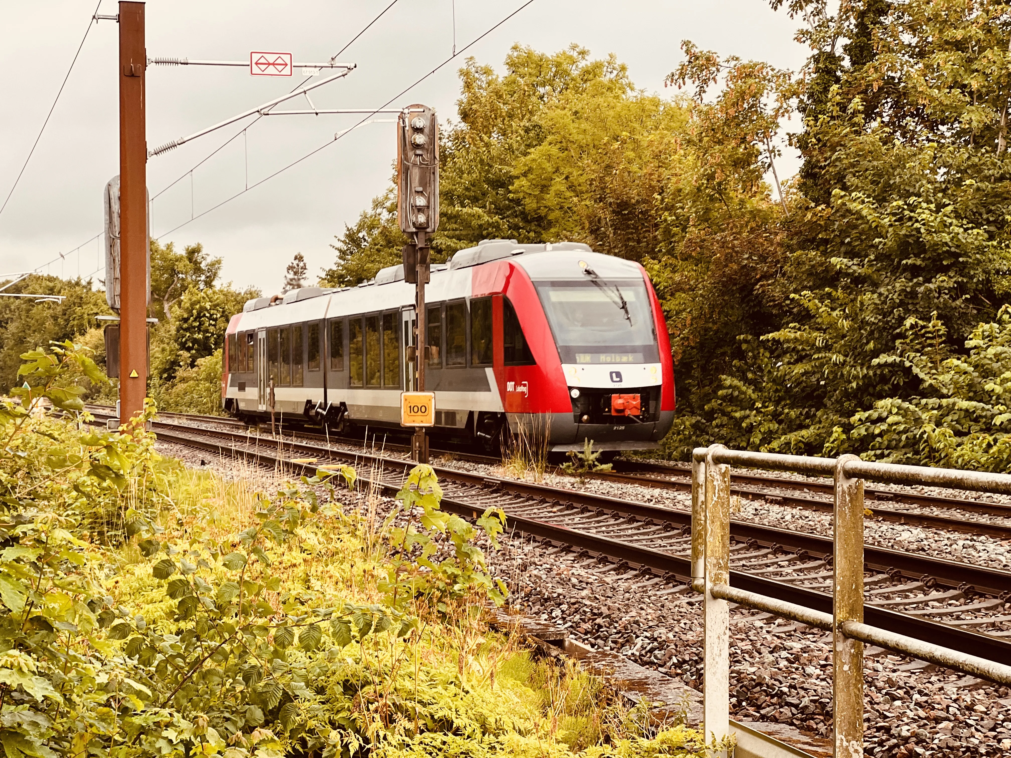 Billede af LT 2025-2125, tidligere VL 2025-2125 fotograferet ud for Strandparken Trinbræt (uofficielt). Billede af LT 2025-2125, tidligere VL 2025-2125 fotograferet ud for Strandparken Trinbræt (uofficielt).