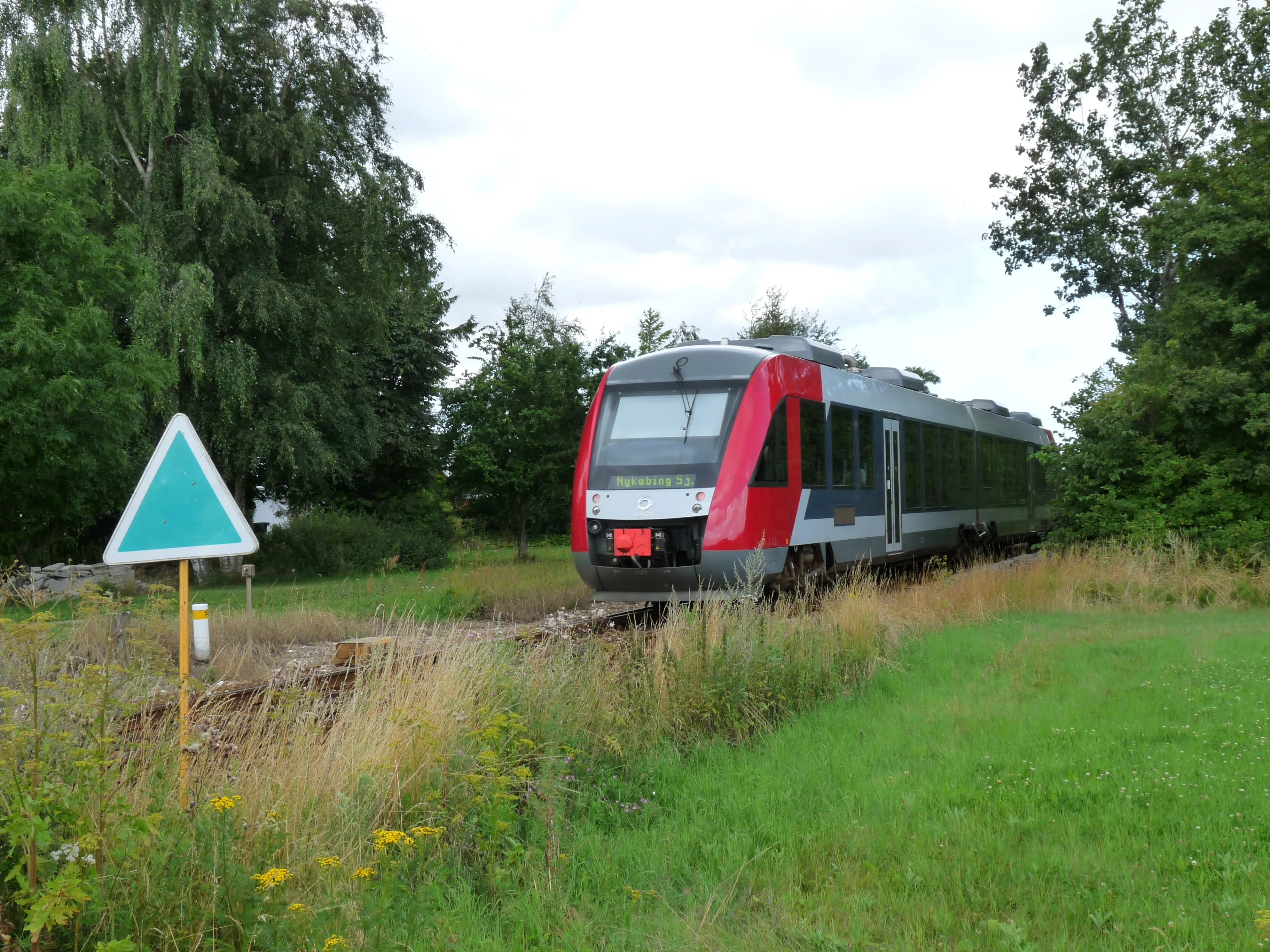 Billede af RTOG 2025-2125, tidligere VL 2025-2125 fotograferet ud for Mårsø Station. Billede af RTOG 2025-2125, tidligere VL 2025-2125 fotograferet ud for Mårsø Station.