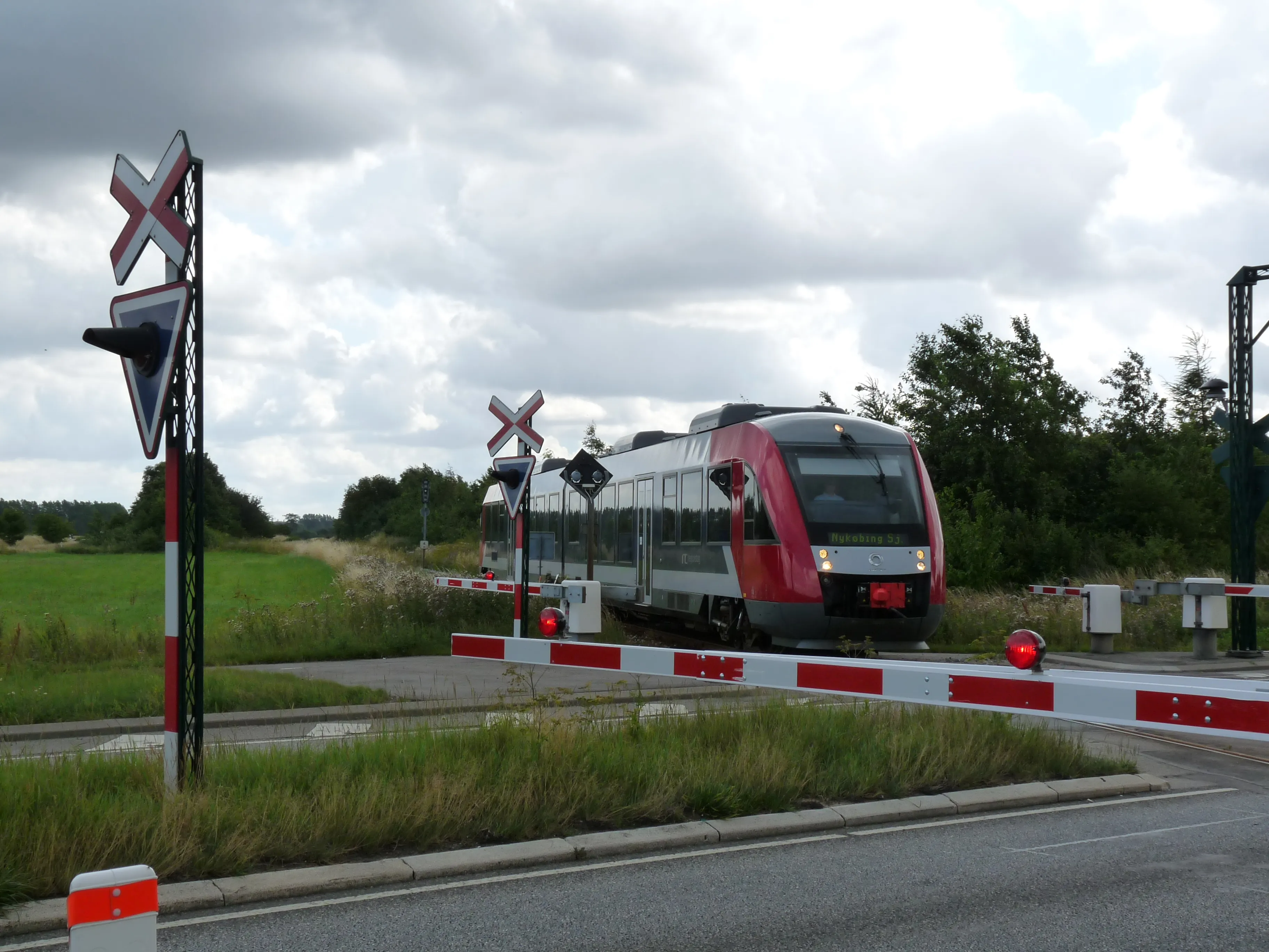Billede af RTOG 2025-2125, tidligere VL 2025-2125 fotograferet ud for Mårsø Station. Billede af RTOG 2025-2125, tidligere VL 2025-2125 fotograferet ud for Mårsø Station.