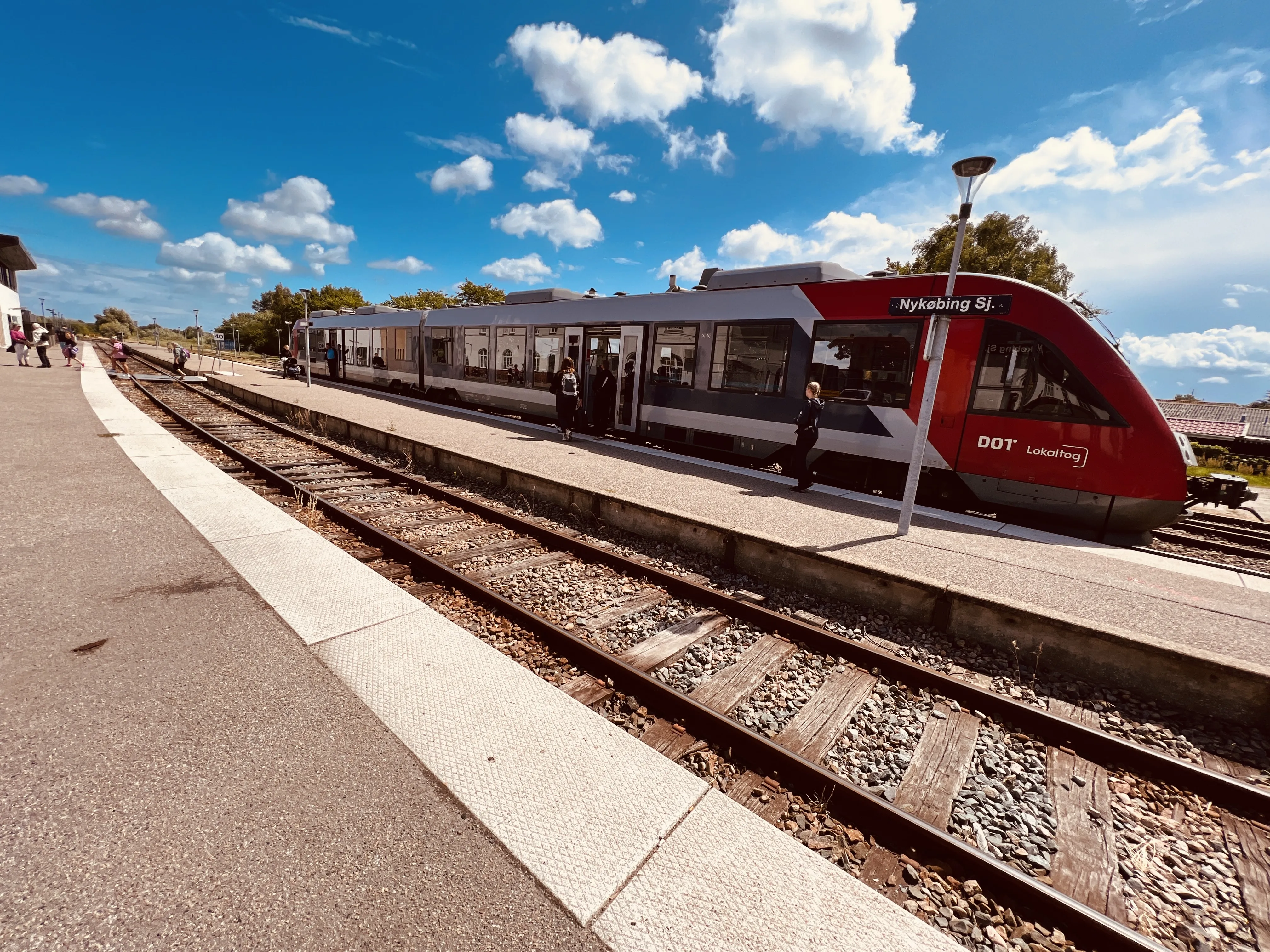 Billede af LT 2029-2129, tidligere VL 2029-2129 fotograferet ud for Nykøbing Sjælland Station. Billede af LT 2029-2129, tidligere VL 2029-2129 fotograferet ud for Nykøbing Sjælland Station.