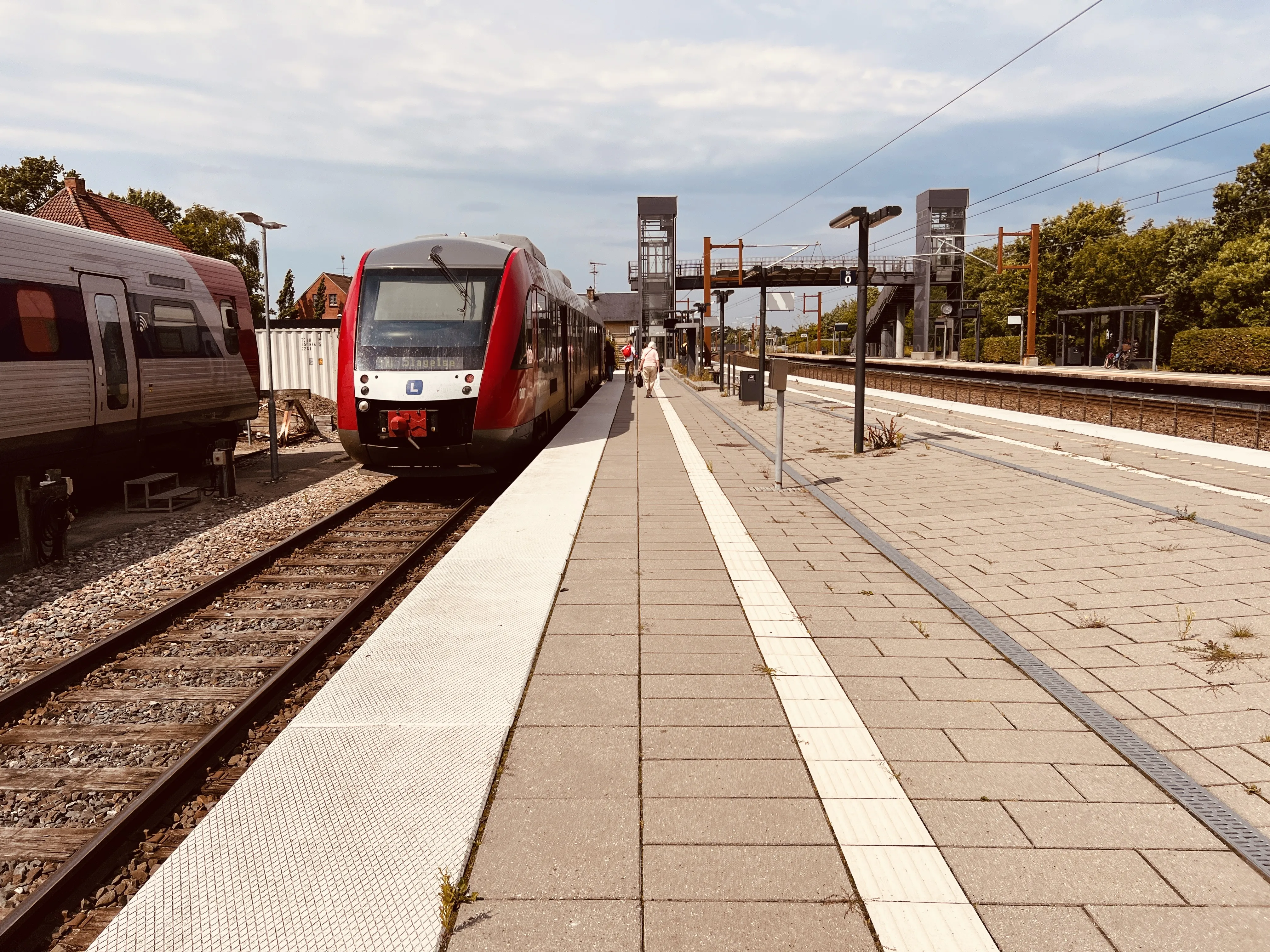 Billede af LT 2030-2130, tidligere VL 2030-2130 fotograferet ud for Tølløse Station. Billede af LT 2030-2130, tidligere VL 2030-2130 fotograferet ud for Tølløse Station.