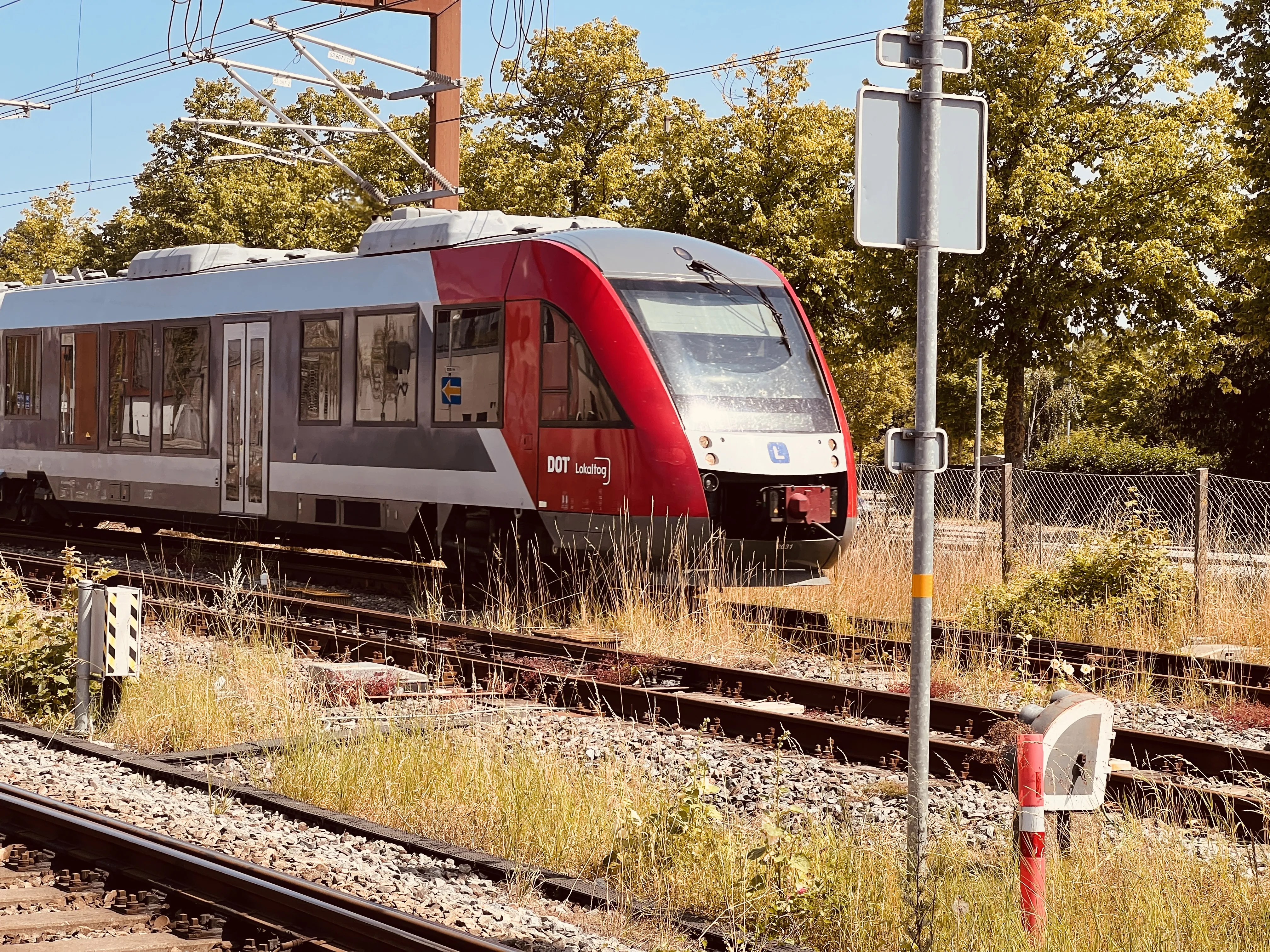 Billede af LT 2031-2131, tidligere VL 2031-2131 fotograferet ud for Køge Station. Billede af LT 2031-2131, tidligere VL 2031-2131 fotograferet ud for Køge Station.