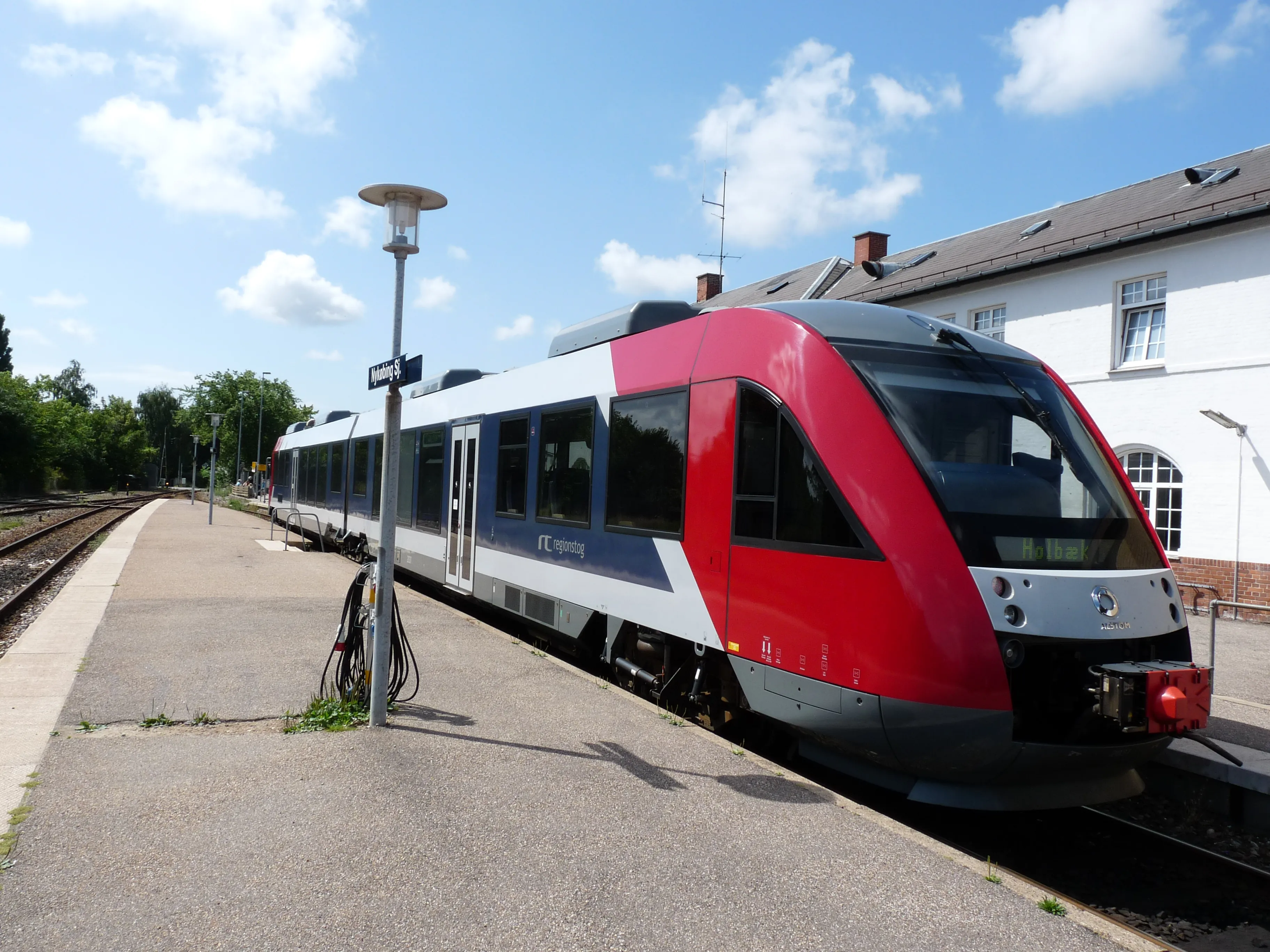 Billede af RTOG 2031-2131, tidligere VL 2031-2131 fotograferet ud for Nykøbing Sjælland Station. Billede af RTOG 2031-2131, tidligere VL 2031-2131 fotograferet ud for Nykøbing Sjælland Station.