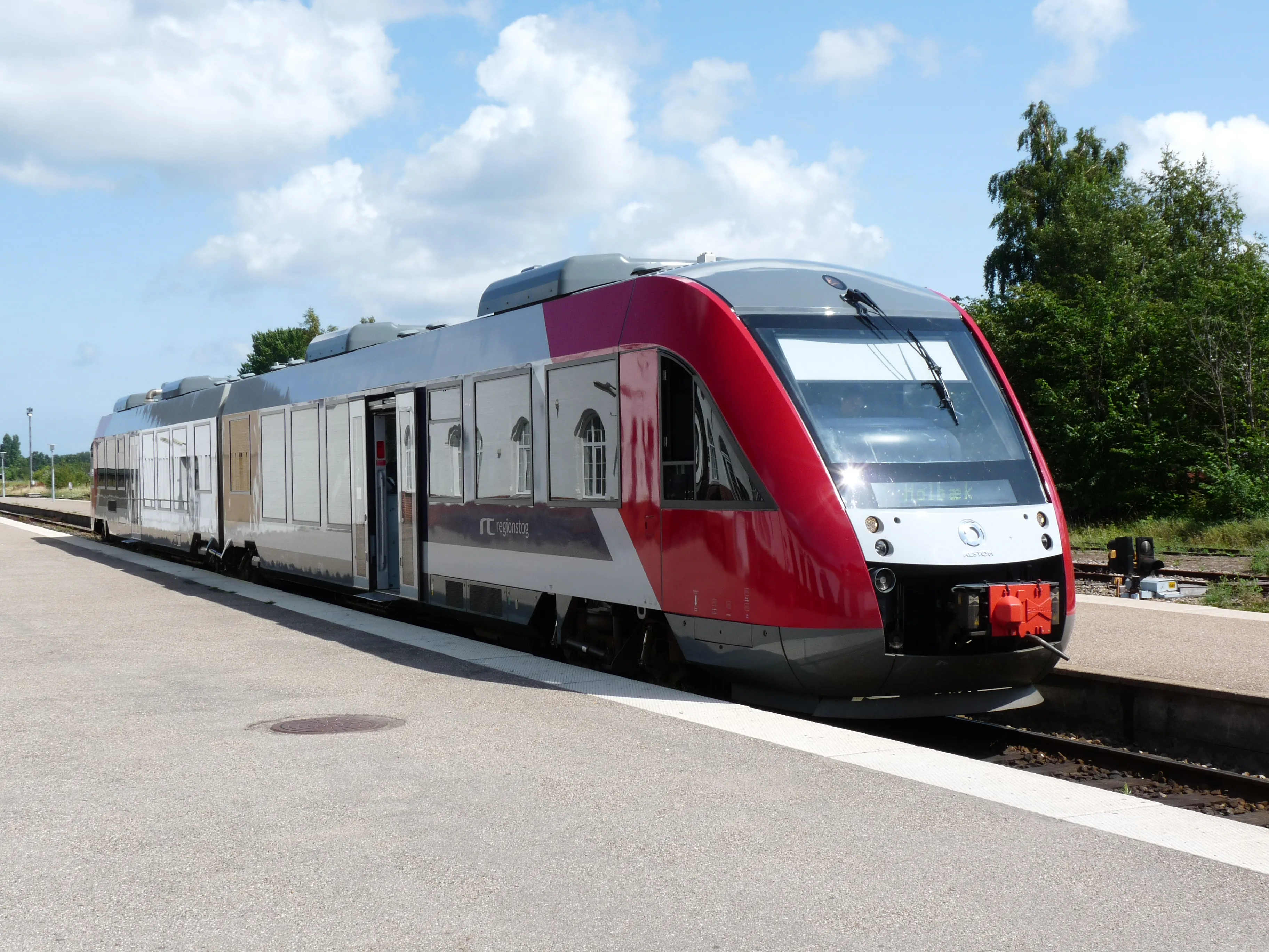 Billede af RTOG 2031-2131, tidligere VL 2031-2131 fotograferet ud for Nykøbing Sjælland Station. Billede af RTOG 2031-2131, tidligere VL 2031-2131 fotograferet ud for Nykøbing Sjælland Station.