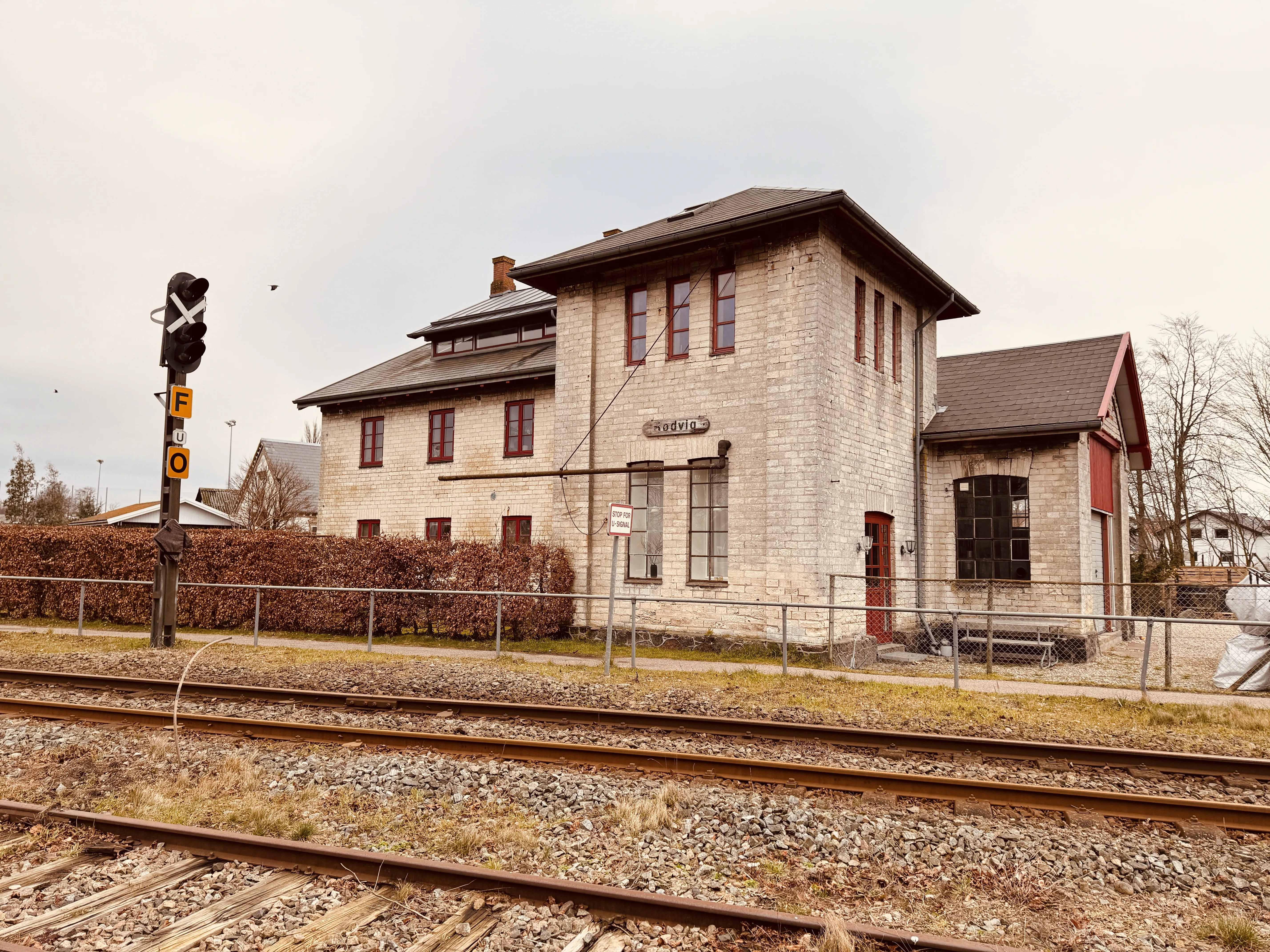 Billede af Rødvig Stations remise.