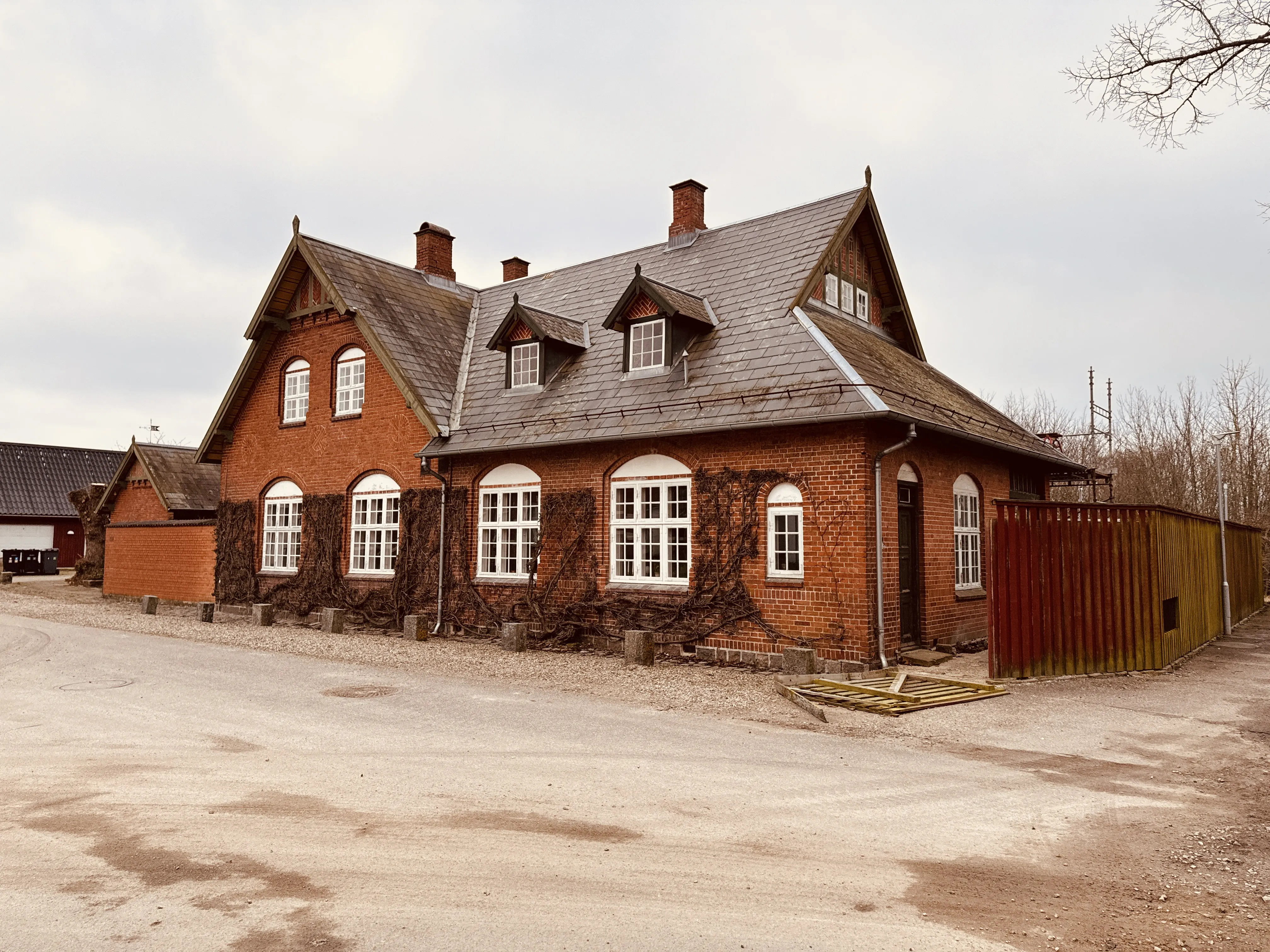 Billede af Vedde Station.