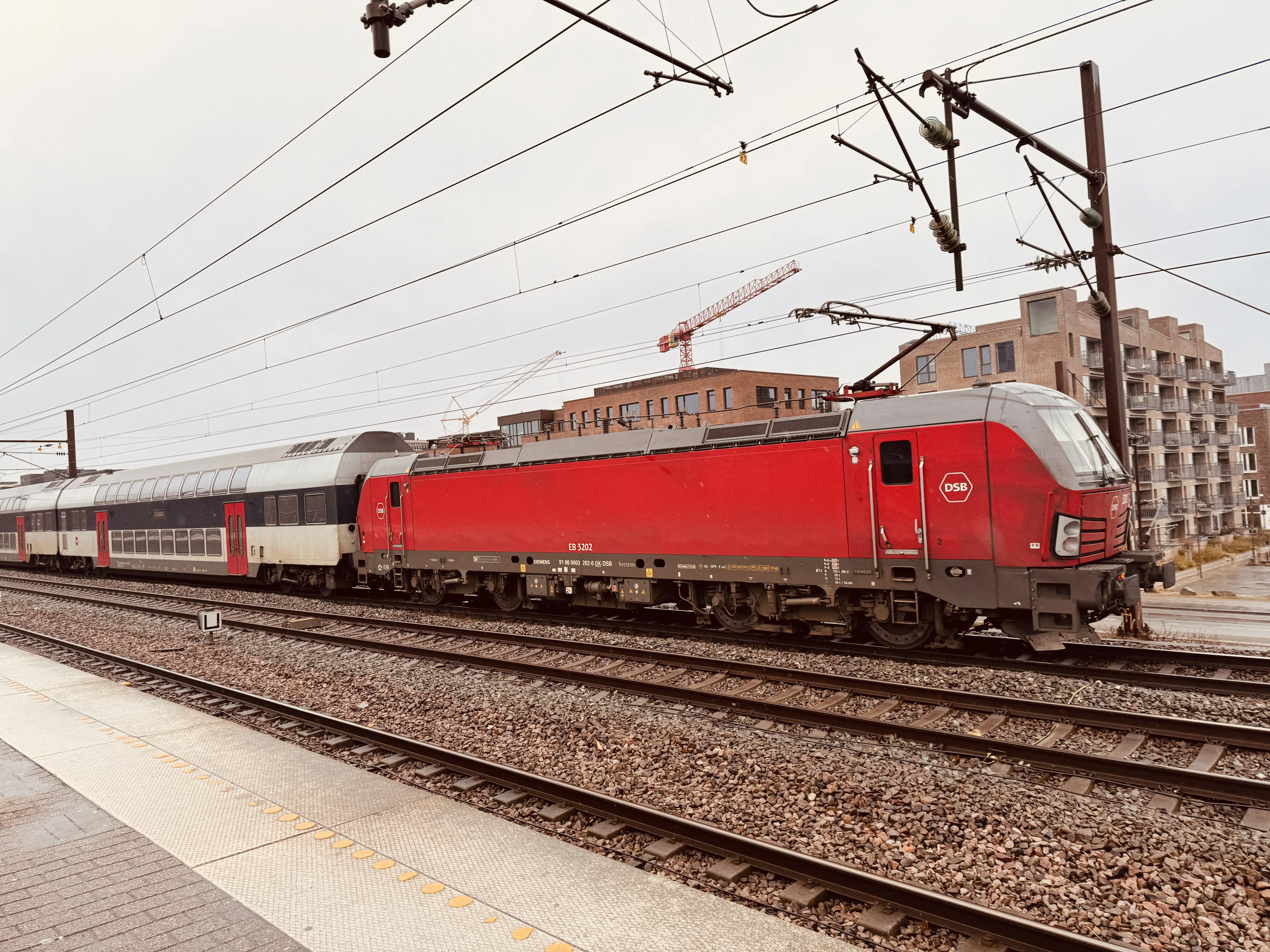 Billede af DSB EB 3202 fotograferet ud for Nordhavn S-togstrinbræt. Billede af DSB EB 3202 fotograferet ud for Nordhavn S-togstrinbræt.