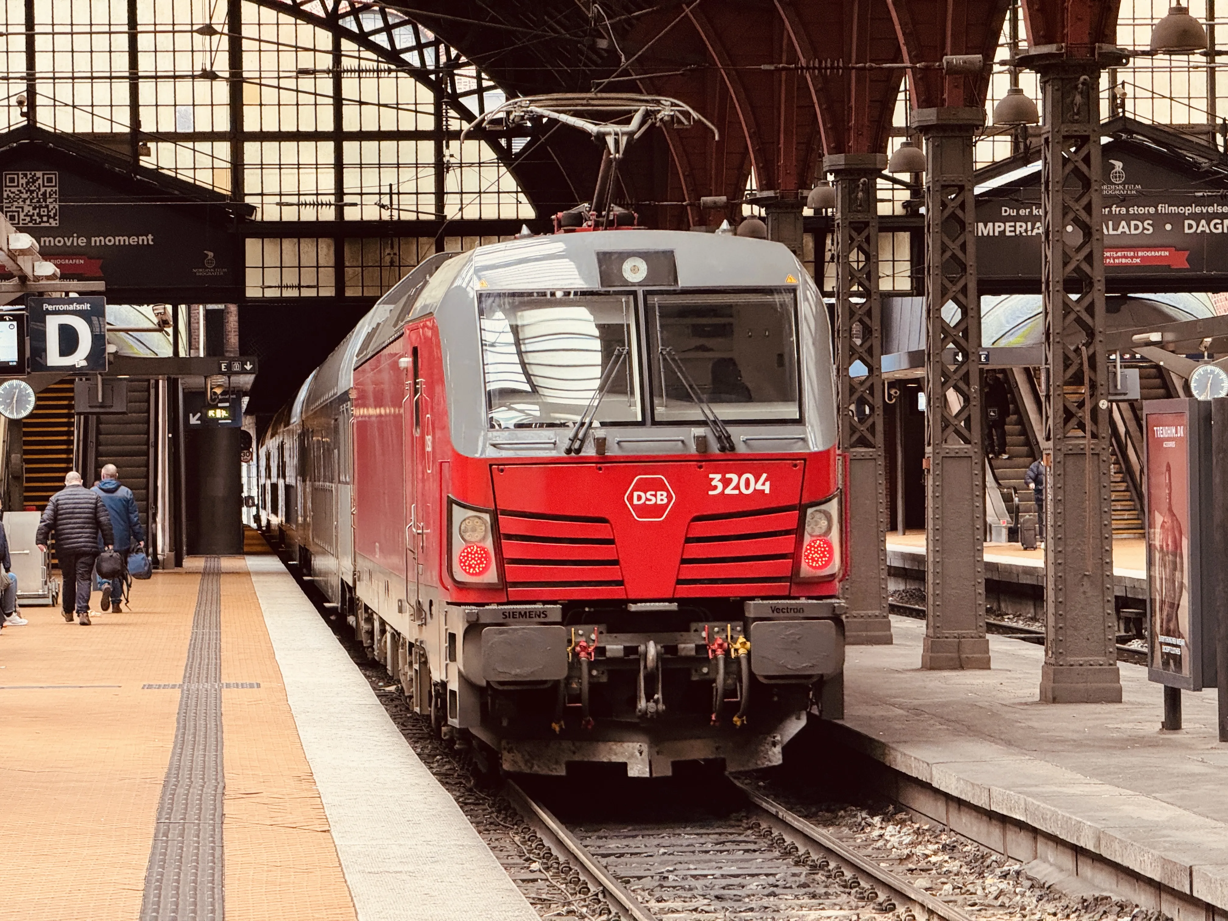 Billede af DSB EB 3204 fotograferet ud for København Hovedbanegård. Billede af DSB EB 3204 fotograferet ud for København Hovedbanegård.