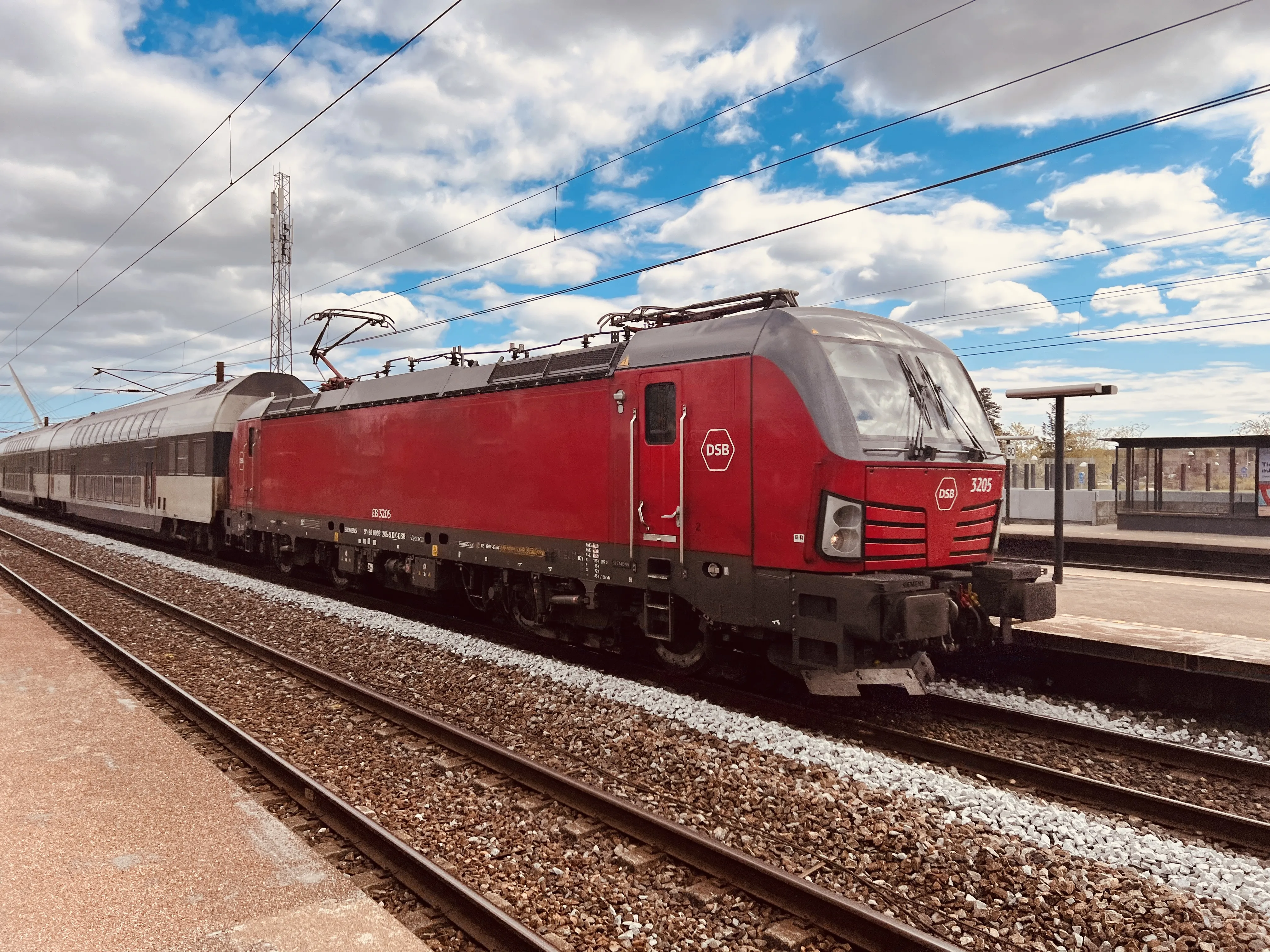 Billede af DSB EB 3205 fotograferet ud for Hedehusene Station. Billede af DSB EB 3205 fotograferet ud for Hedehusene Station.
