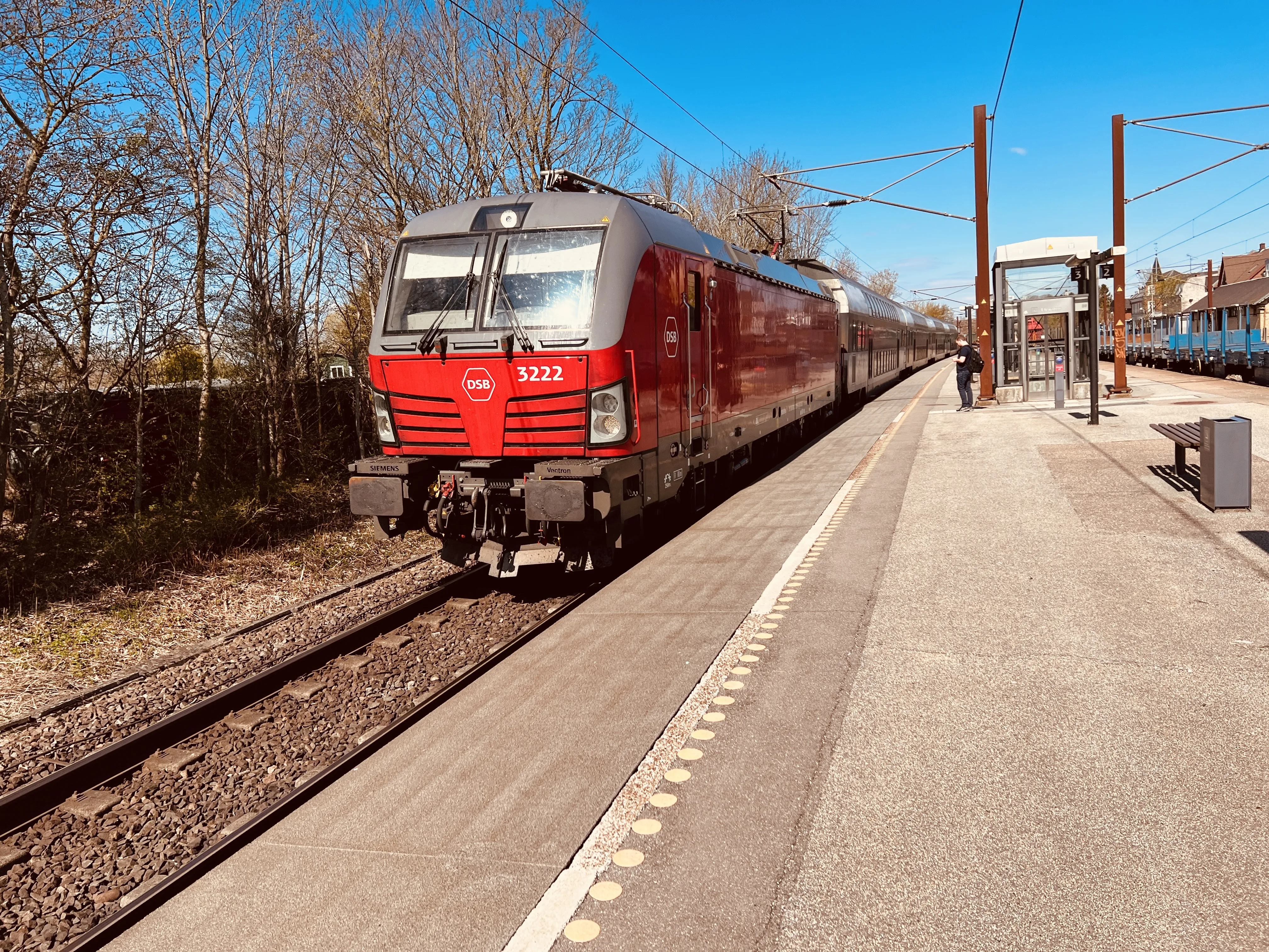 Billede af DSB EB 3222 fotograferet ud for Borup Station.