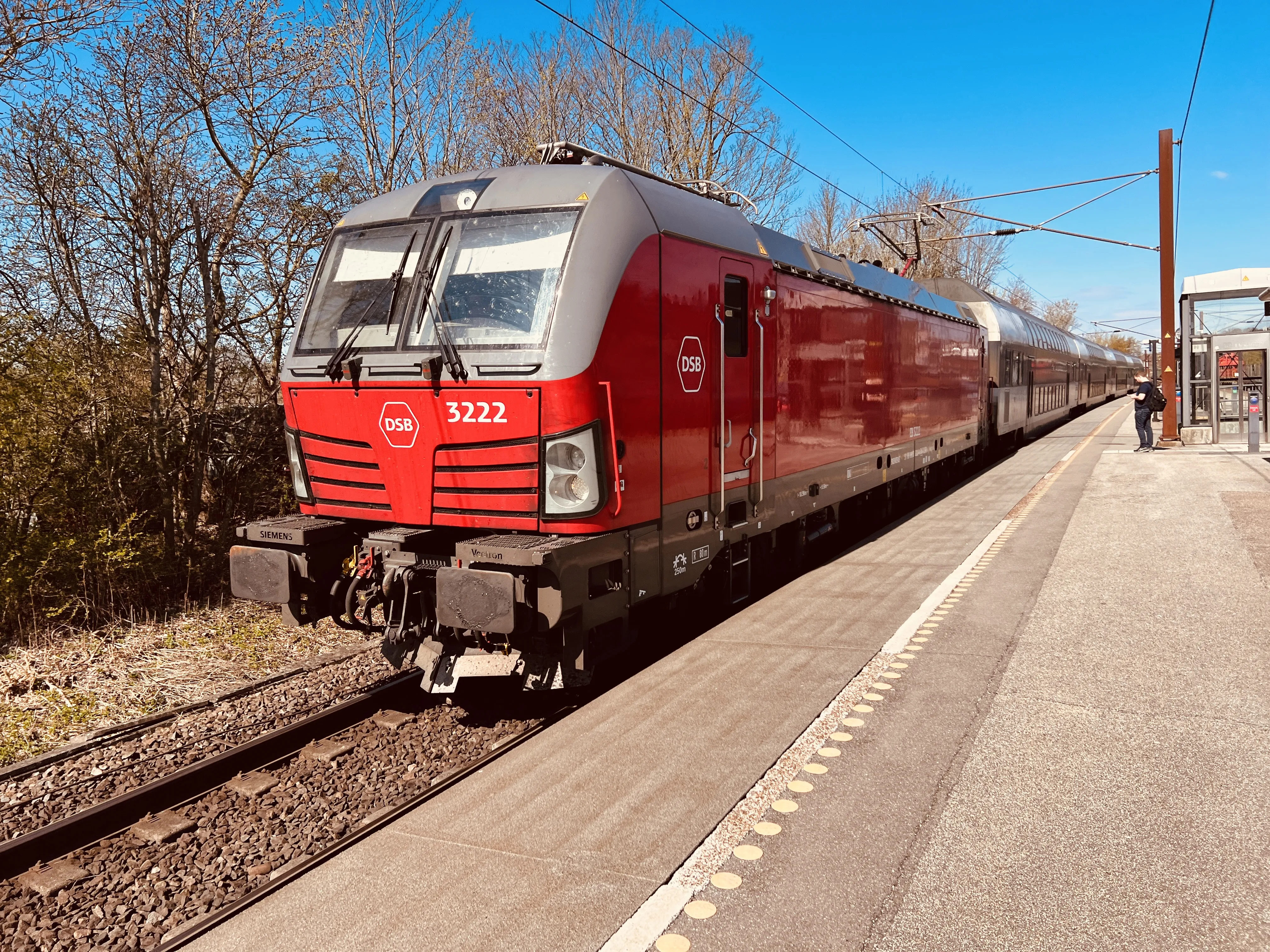 Billede af DSB EB 3222 fotograferet ud for Borup Station. Billede af DSB EB 3222 fotograferet ud for Borup Station.