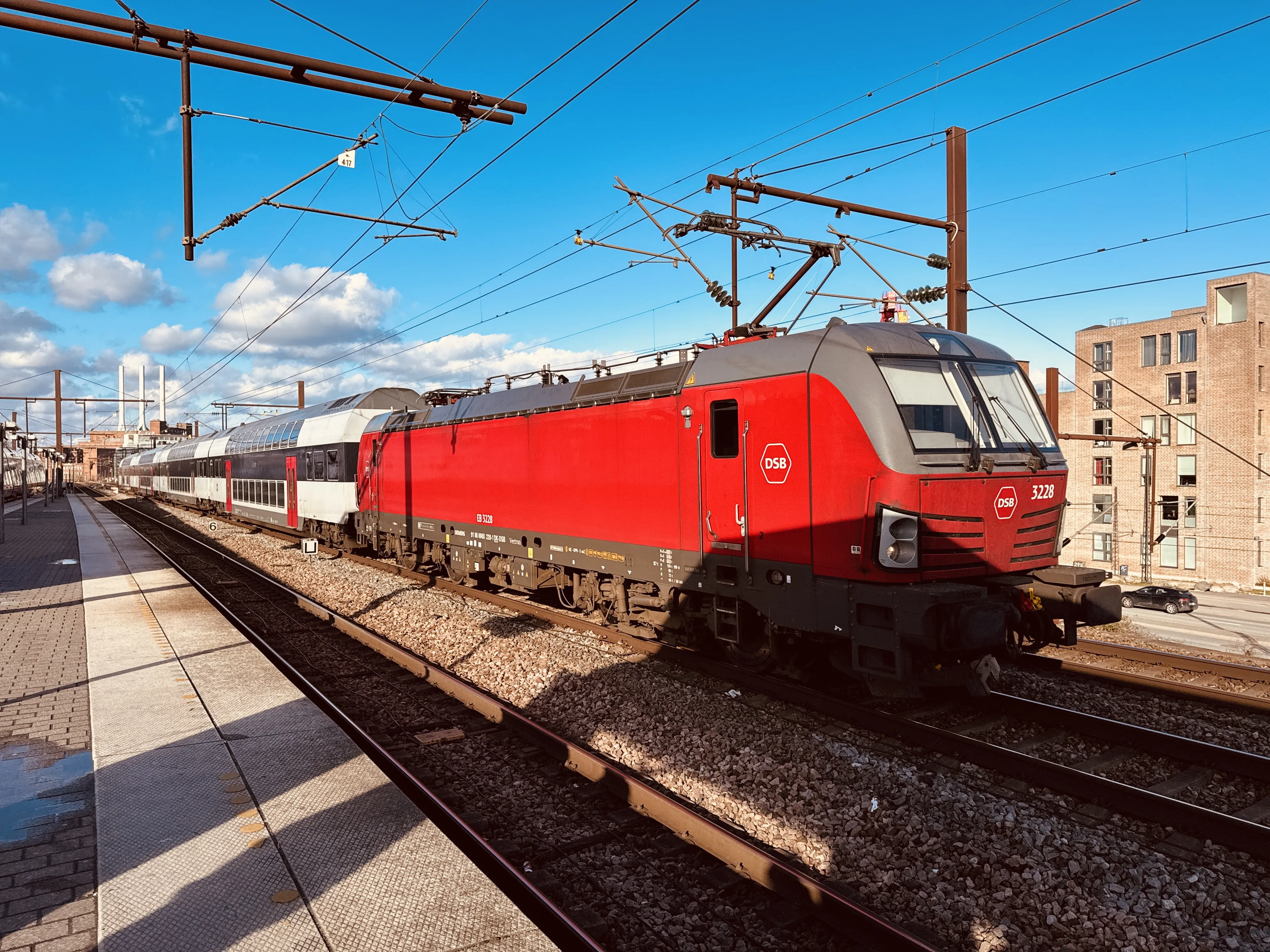 Billede af DSB EB 3228 fotograferet ud for Nordhavn S-togstrinbræt. Billede af DSB EB 3228 fotograferet ud for Nordhavn S-togstrinbræt.