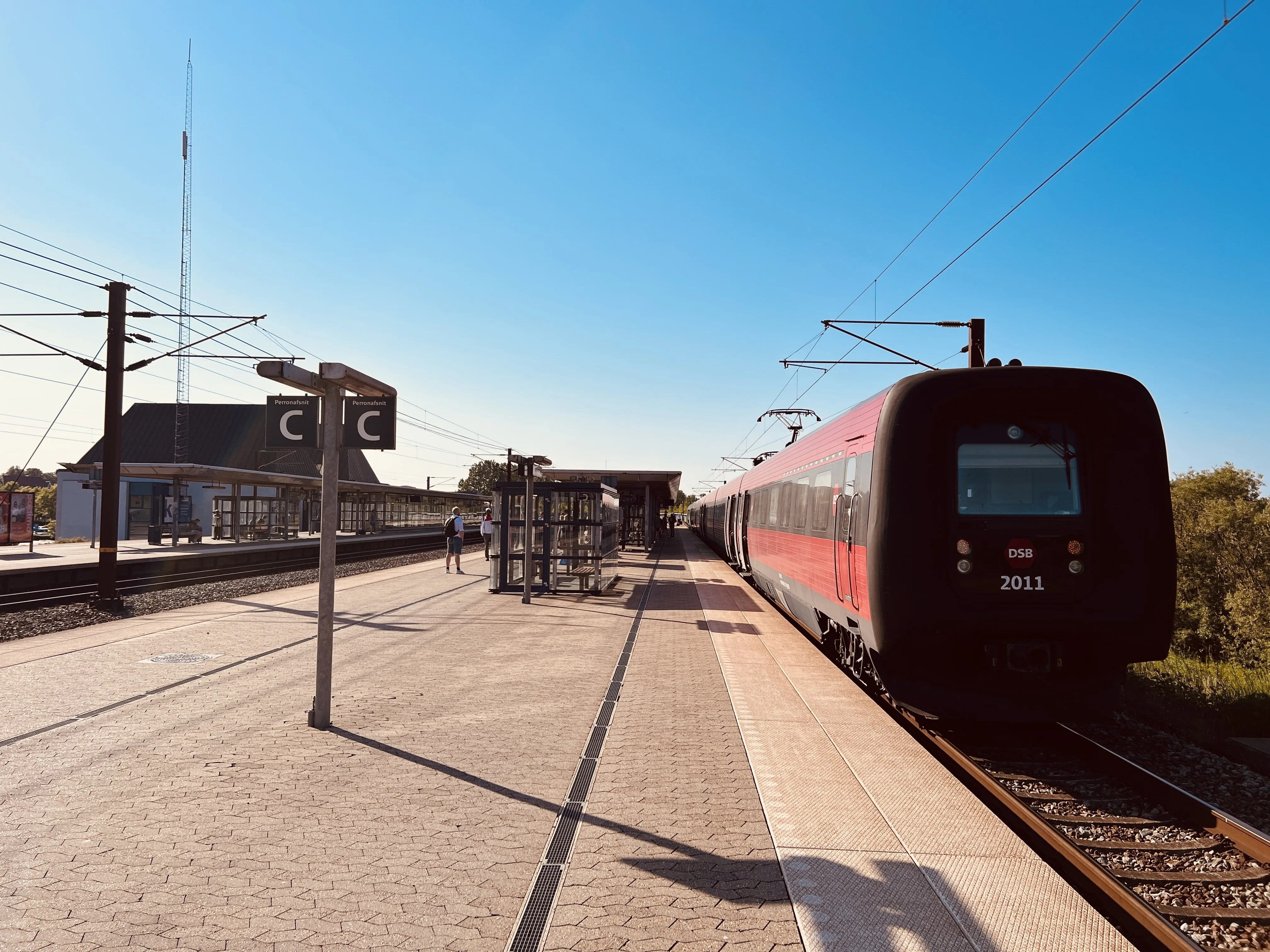 Billede af DSB ER 2011 fotograferet ud for Nyborg Station. Billede af DSB ER 2011 fotograferet ud for Nyborg Station.