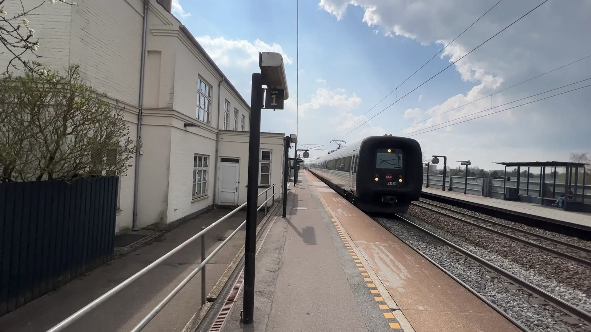 Billede af DSB ER 2031 fotograferet ud for Viby Sjælland Station. Billede af DSB ER 2031 fotograferet ud for Viby Sjælland Station.