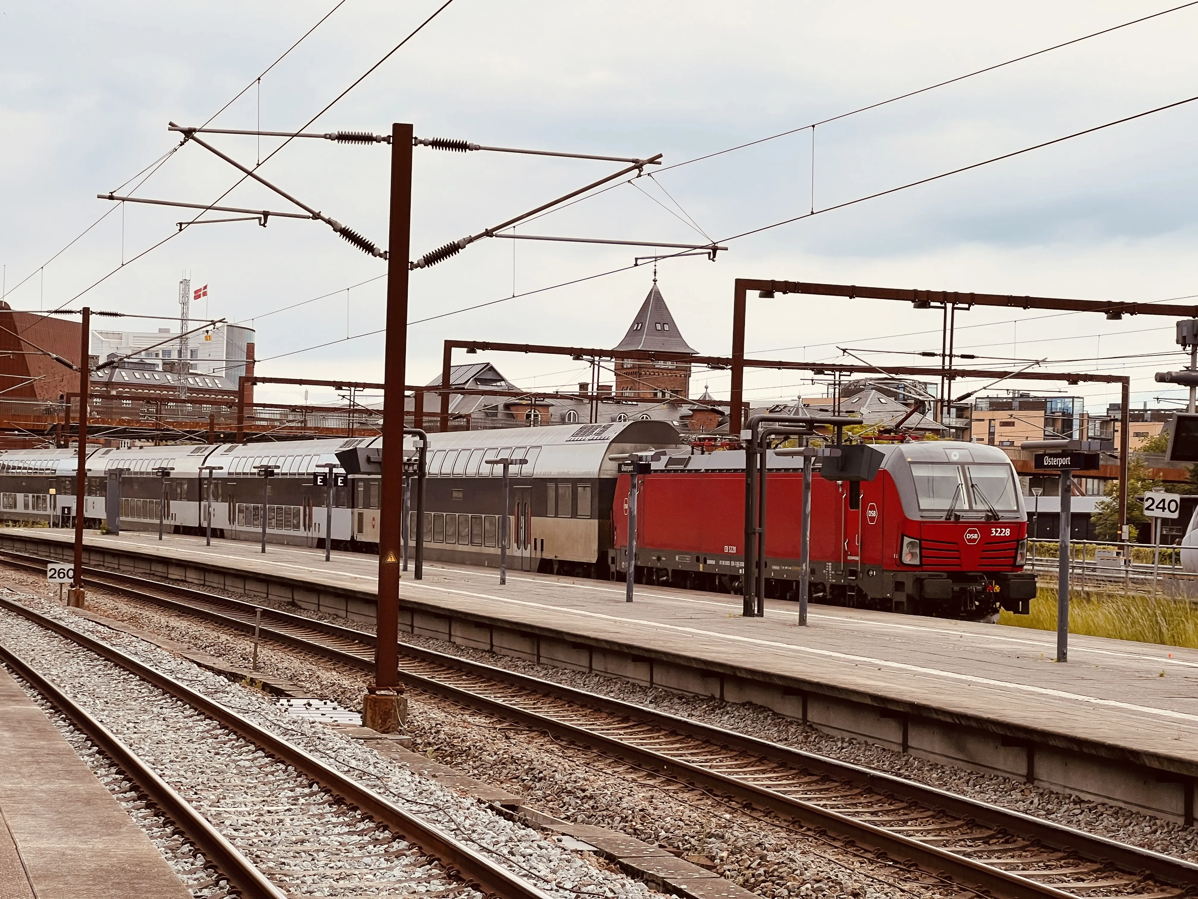 Billede af DSB EB 3228 fotograferet ud for Østerport Station. Billede af DSB EB 3228 fotograferet ud for Østerport Station.