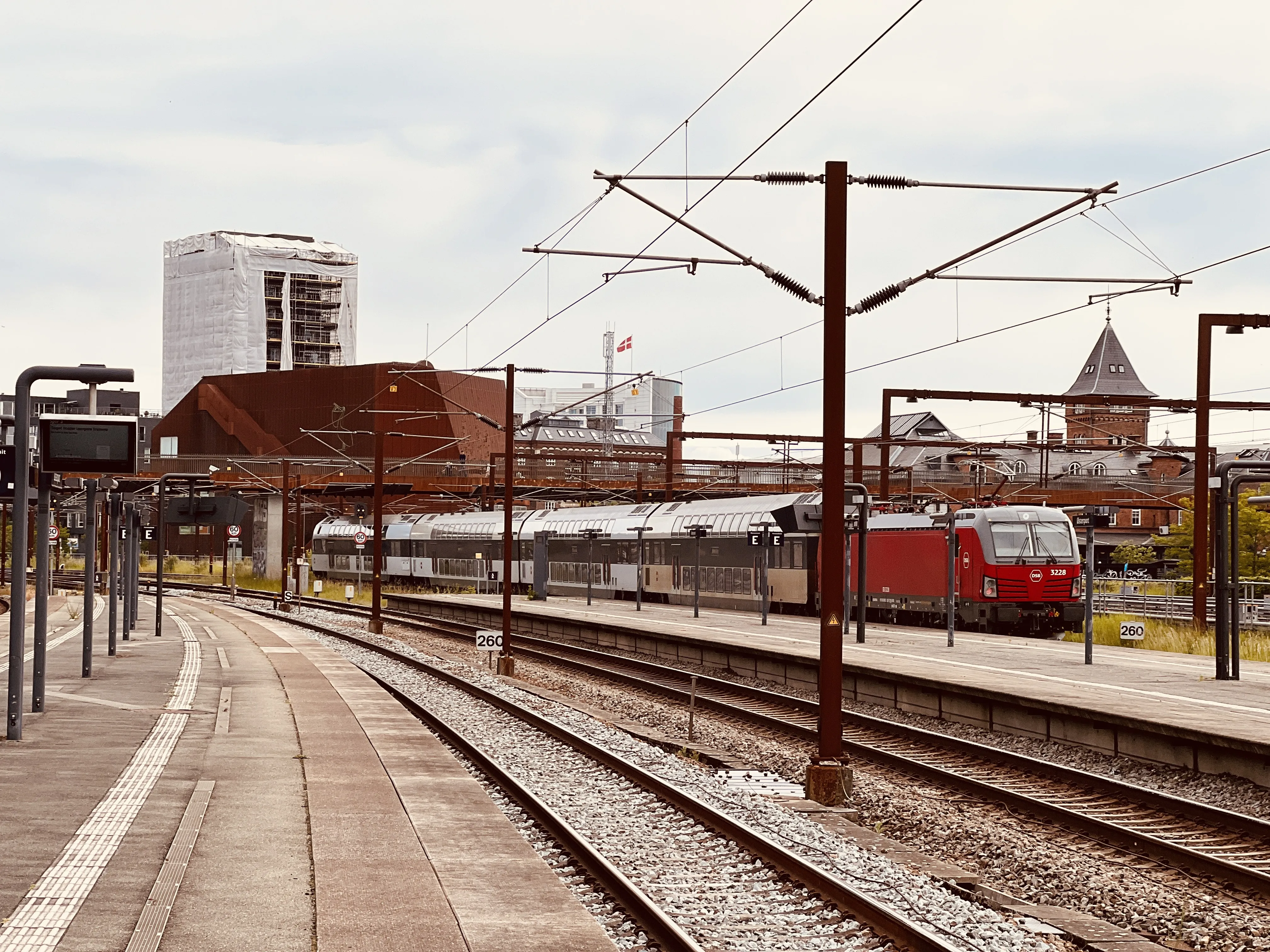 Billede af DSB EB 3228 fotograferet ud for Østerport Station. Billede af DSB EB 3228 fotograferet ud for Østerport Station.